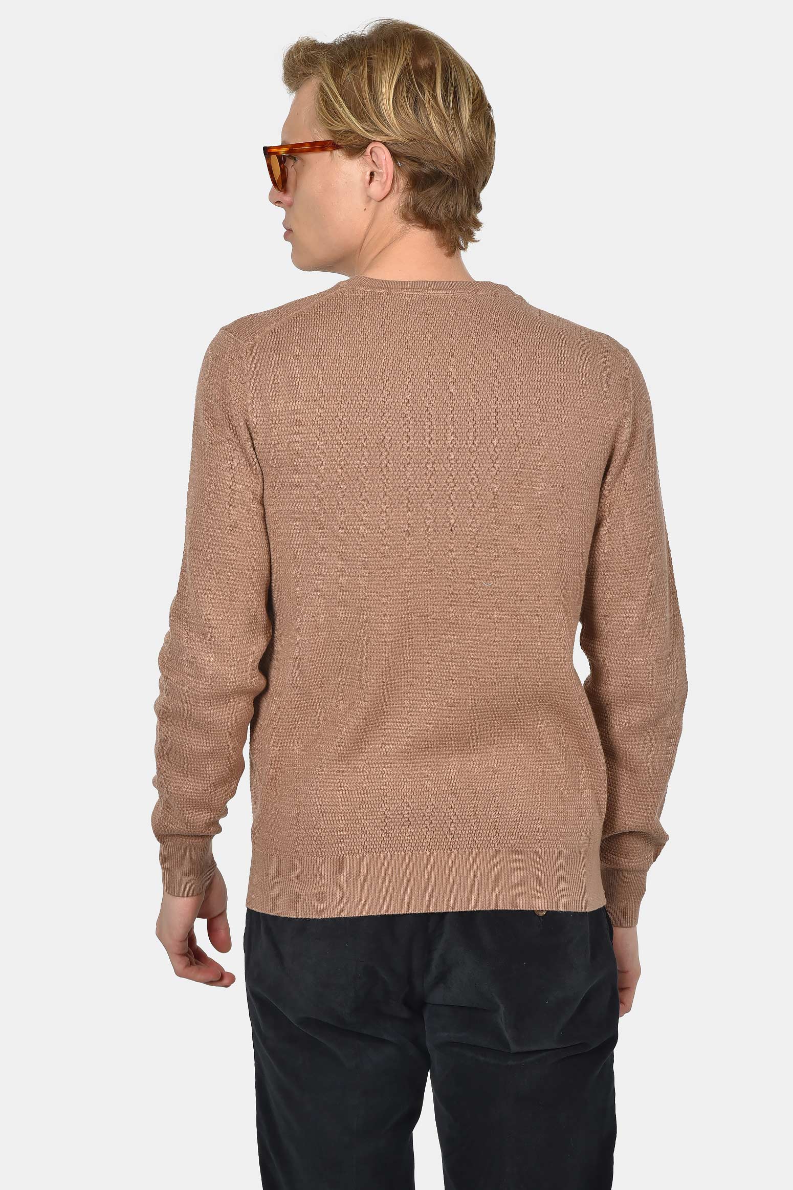 ανδρικό-βαμβακερό-πουλόβερ-σε-normal-fit