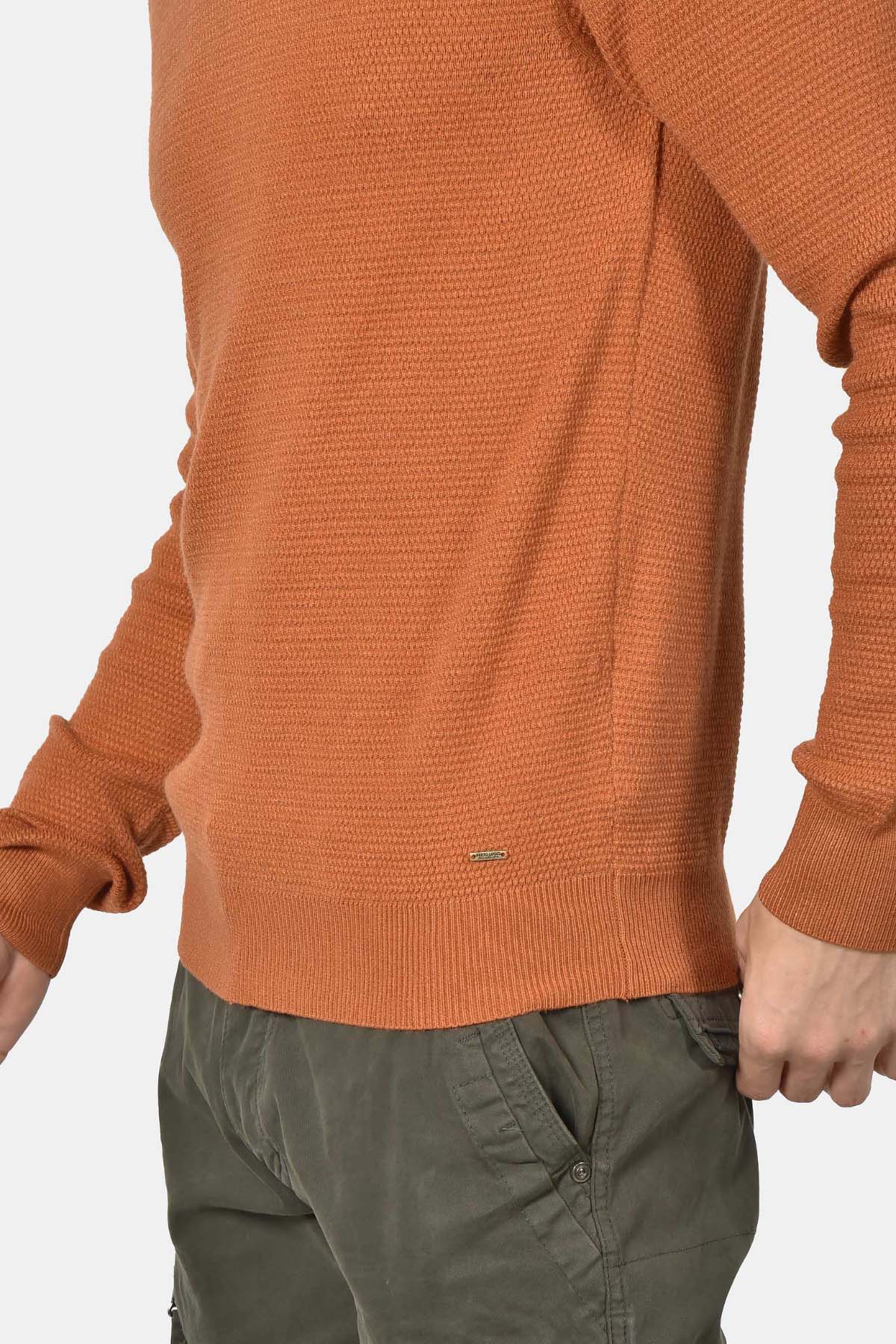 ανδρικό-βαμβακερό-πουλόβερ-σε-normal-fit