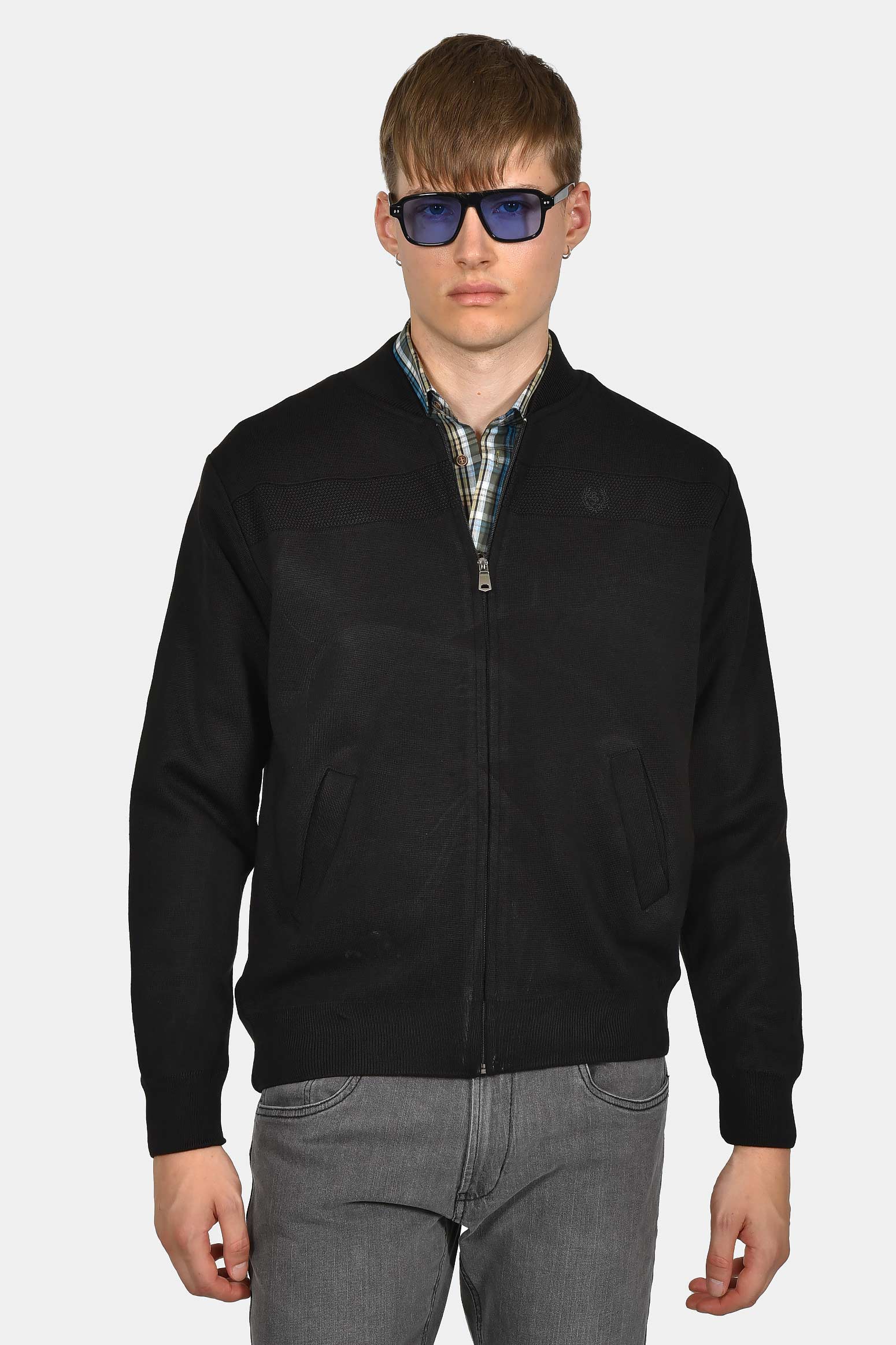 ανδρική-πλεκτή-ζακέτα-normal-fit-με-τσέπες-και-φερμουάρ