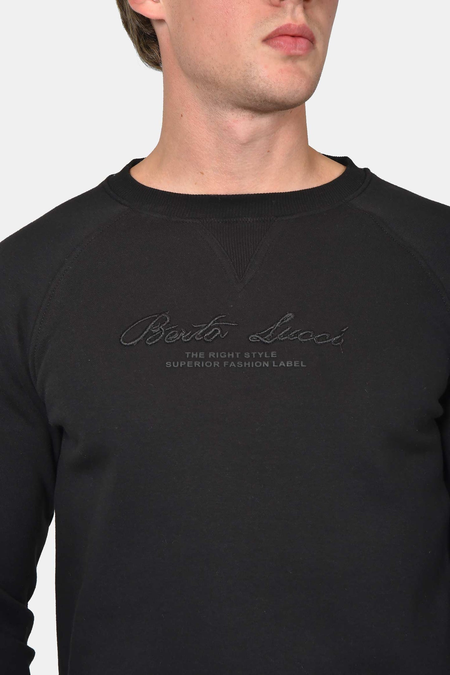 ανδρικό-φούτερ-με-κέντημα-berto-lucci