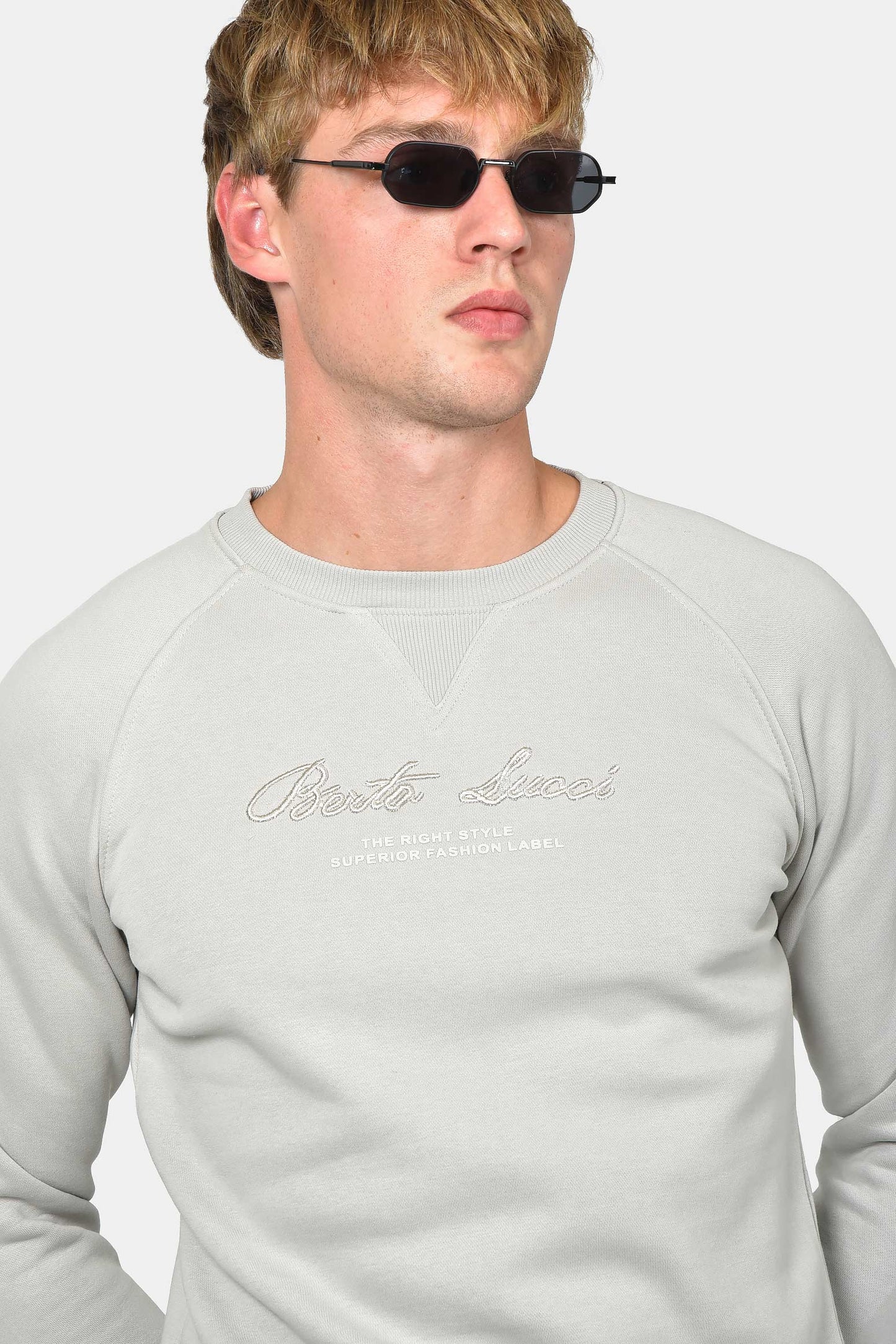 ανδρικό-φούτερ-με-κέντημα-berto-lucci