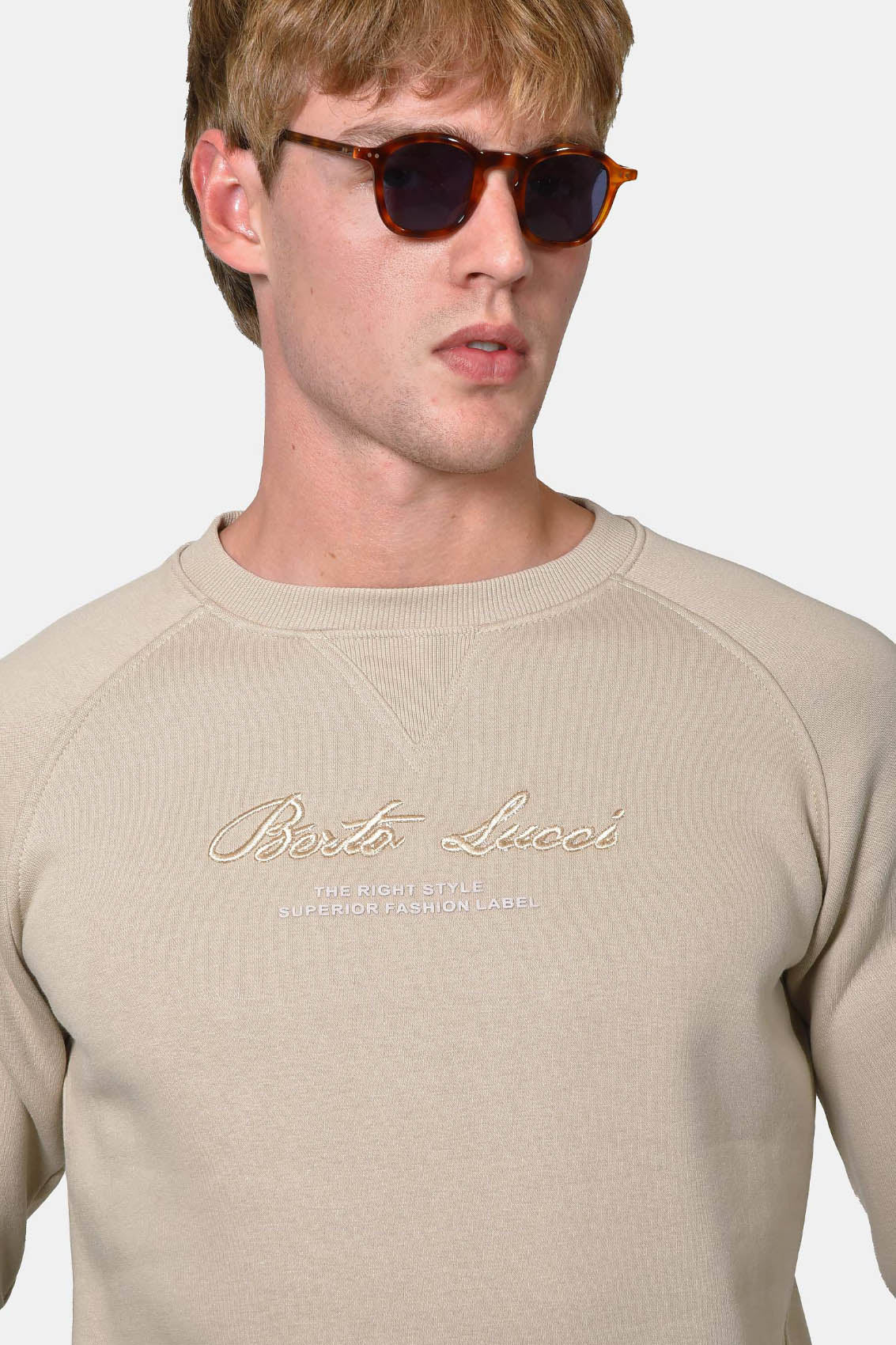 ανδρικό-φούτερ-με-κέντημα-berto-lucci