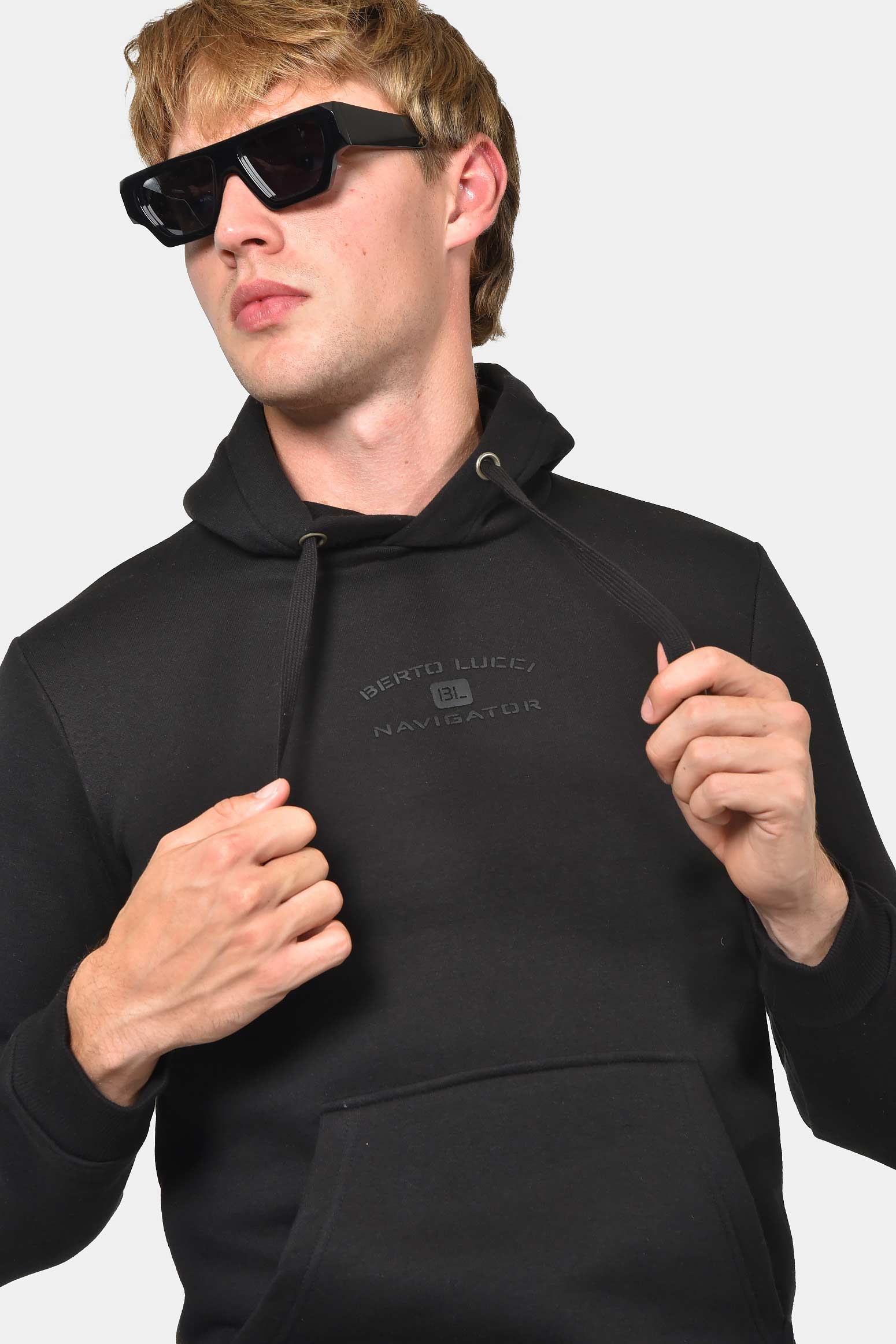 ανδρικό-φούτερ-με-κουκούλα-και-στάμπα-BL-NAVIGATOR