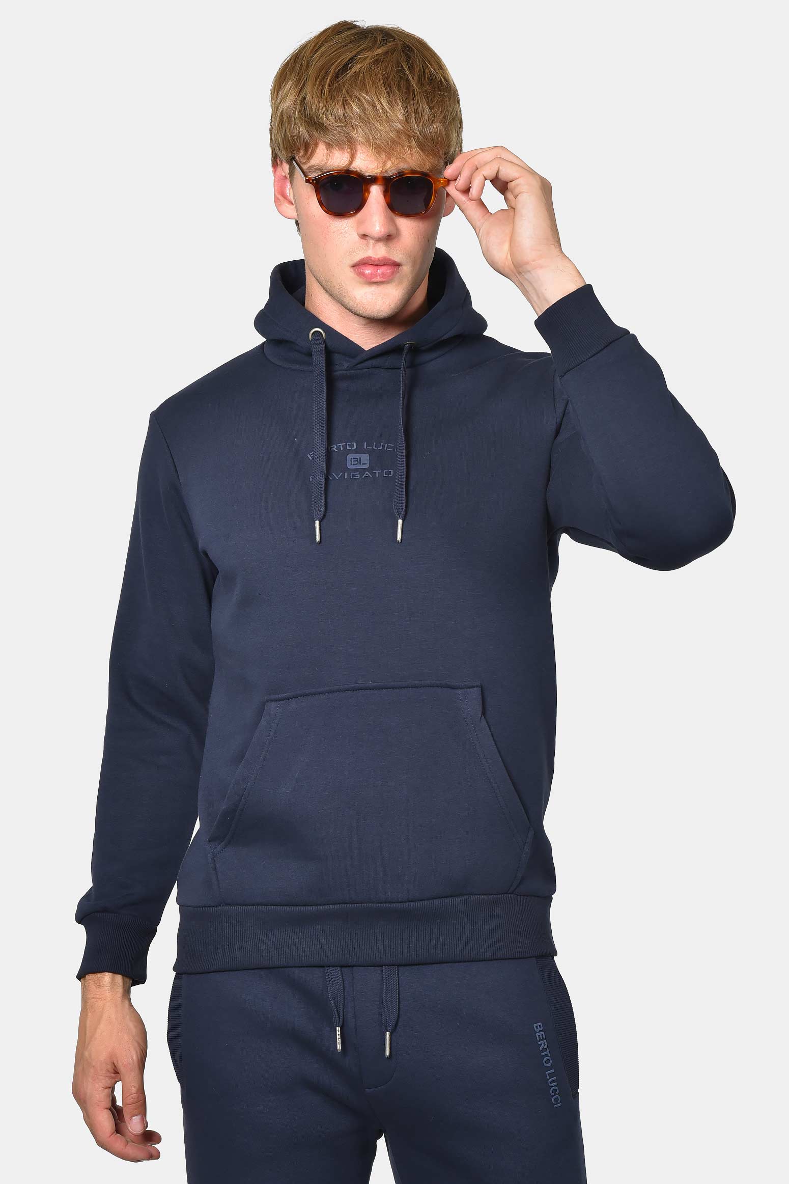 ανδρικό-φούτερ-με-κουκούλα-και-στάμπα-BL-NAVIGATOR