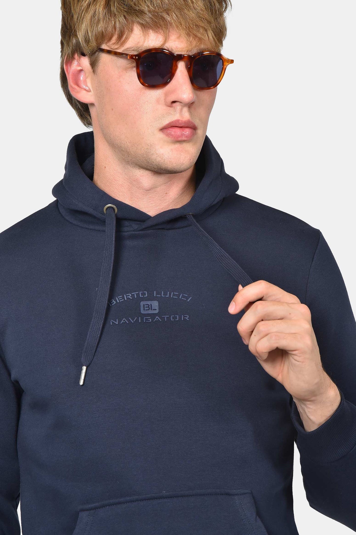 ανδρικό-φούτερ-με-κουκούλα-και-στάμπα-BL-NAVIGATOR