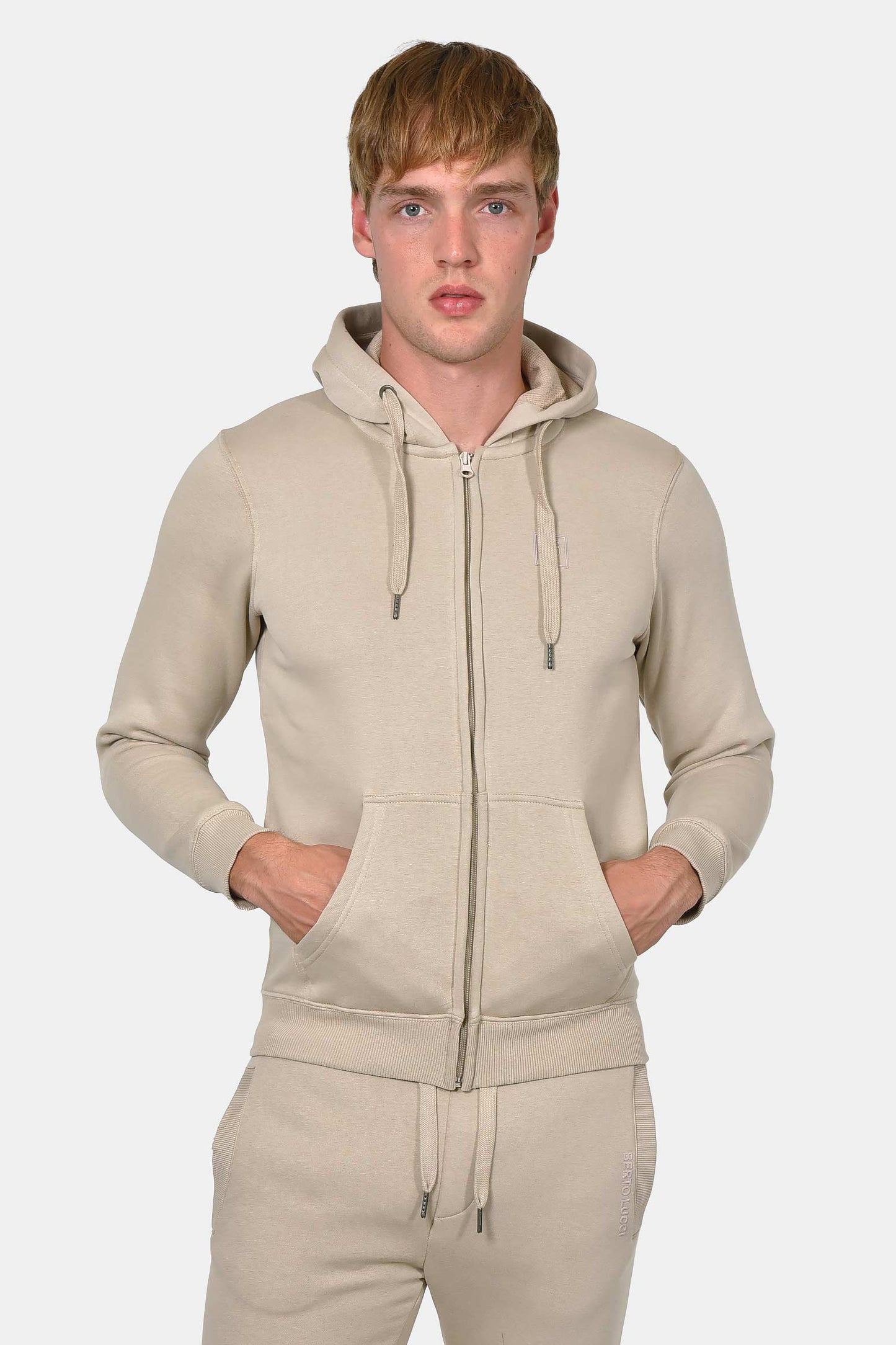 ανδρική-ζακέτα-φούτερ-με-κουκούλα-και-φερμουάρ