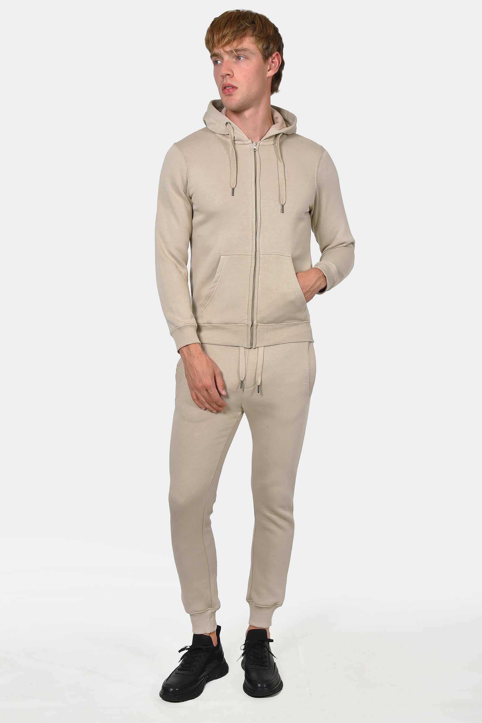 ανδρική-ζακέτα-φούτερ-με-κουκούλα-και-φερμουάρ