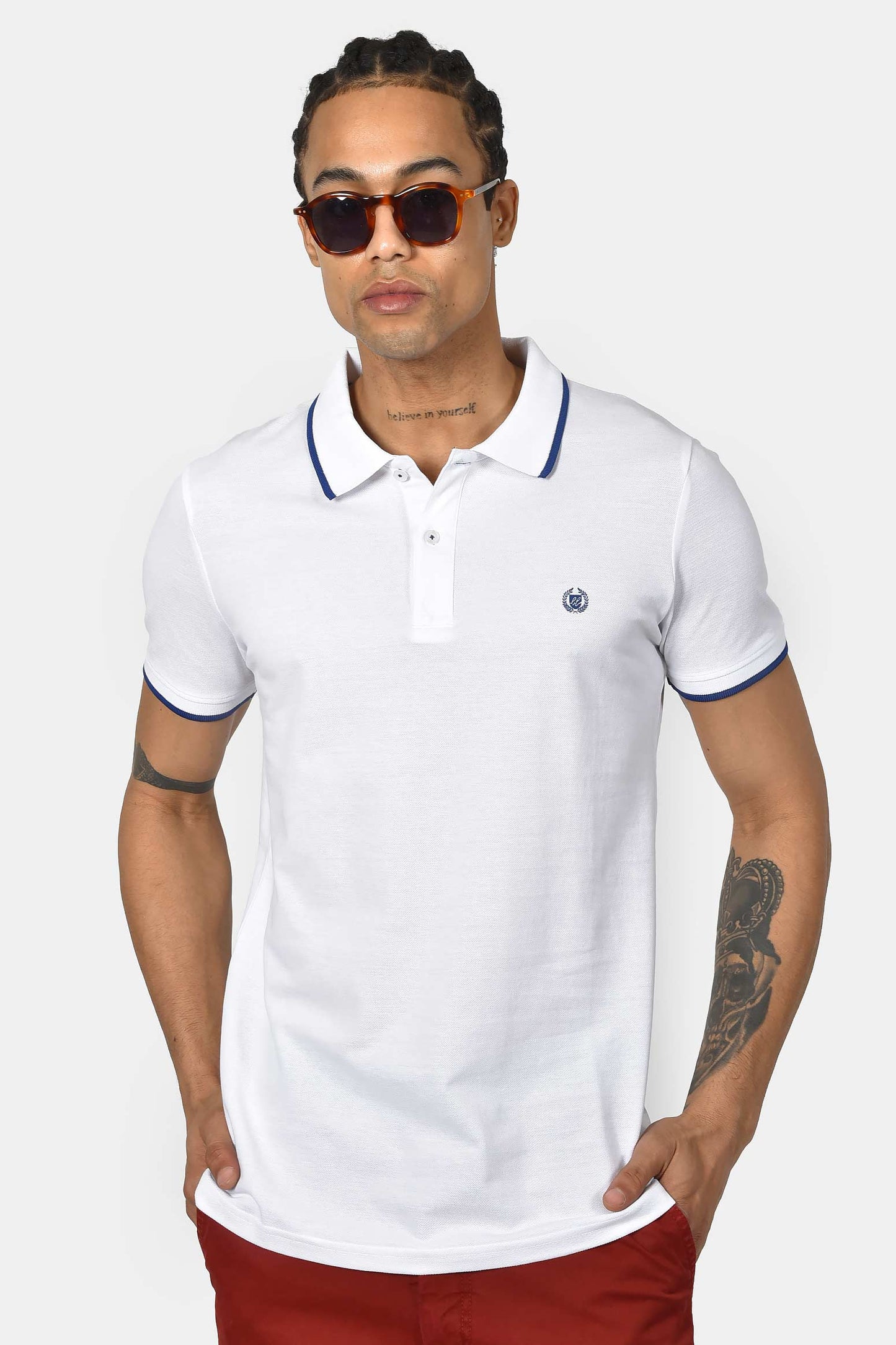 ανδρική-μπλούζα-polo-normal-fit-από-100%-βαμβάκι-με-ριγέ-τελειώματα-&-minimal-logo
