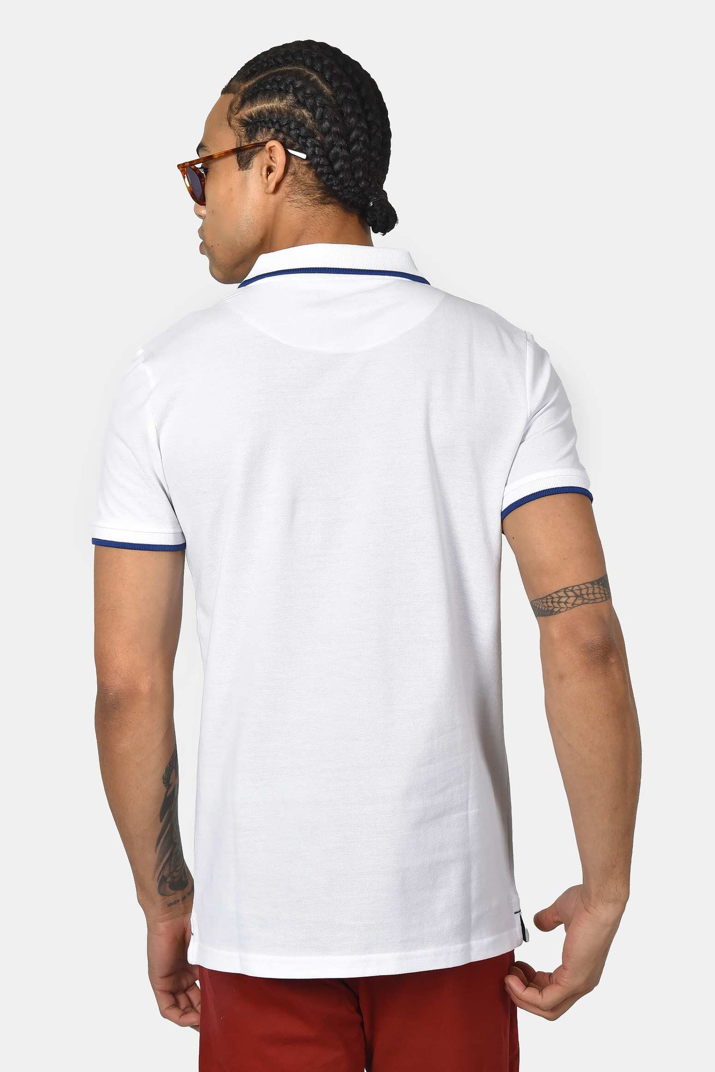 ανδρική-μπλούζα-polo-normal-fit-από-100%-βαμβάκι-με-ριγέ-τελειώματα-&-minimal-logo