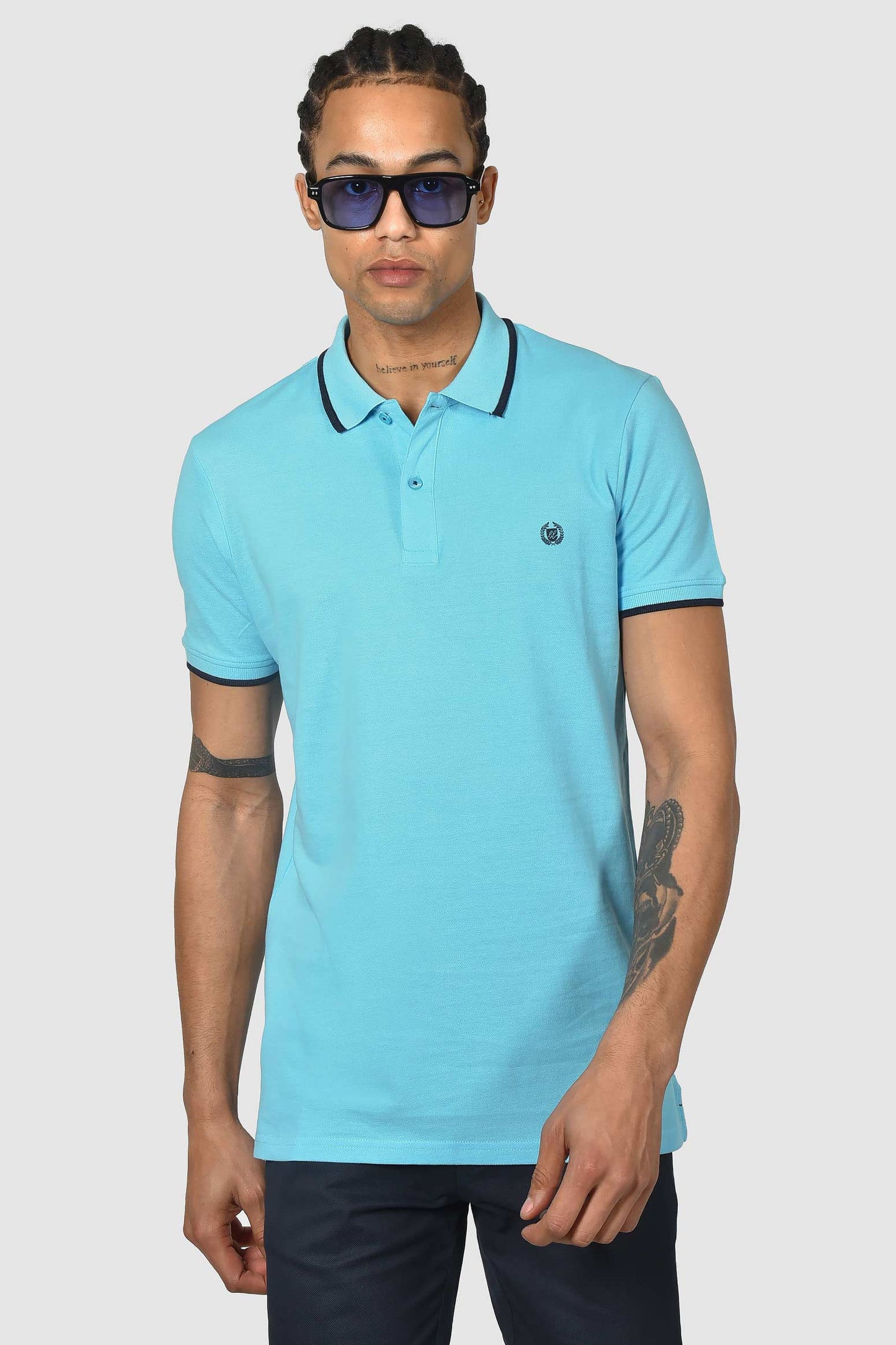 ανδρική-μπλούζα-polo-normal-fit-από-100%-βαμβάκι-με-ριγέ-τελειώματα-&-minimal-logo