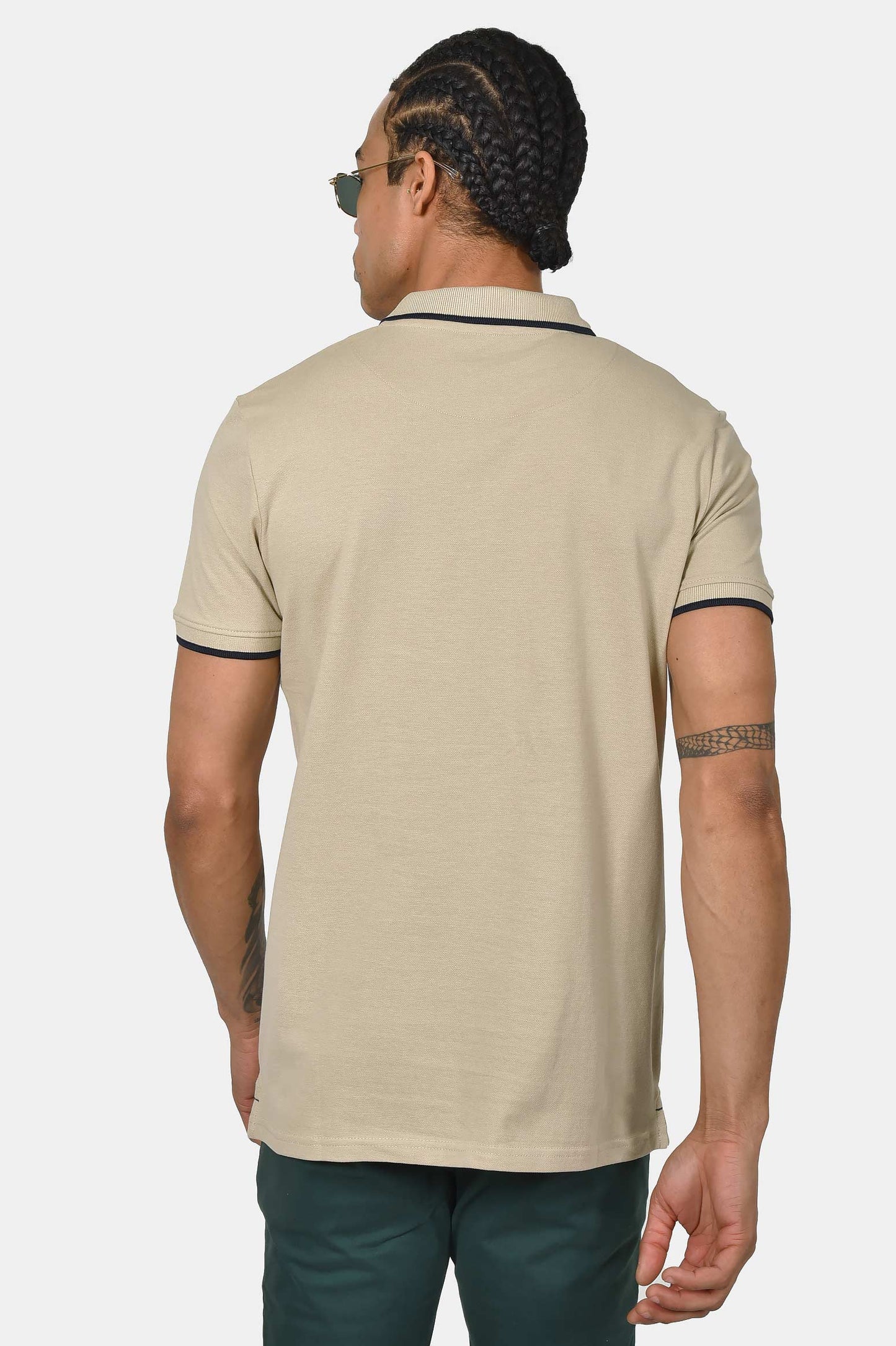 ανδρική-μπλούζα-polo-normal-fit-από-100%-βαμβάκι-με-ριγέ-τελειώματα-&-minimal-logo