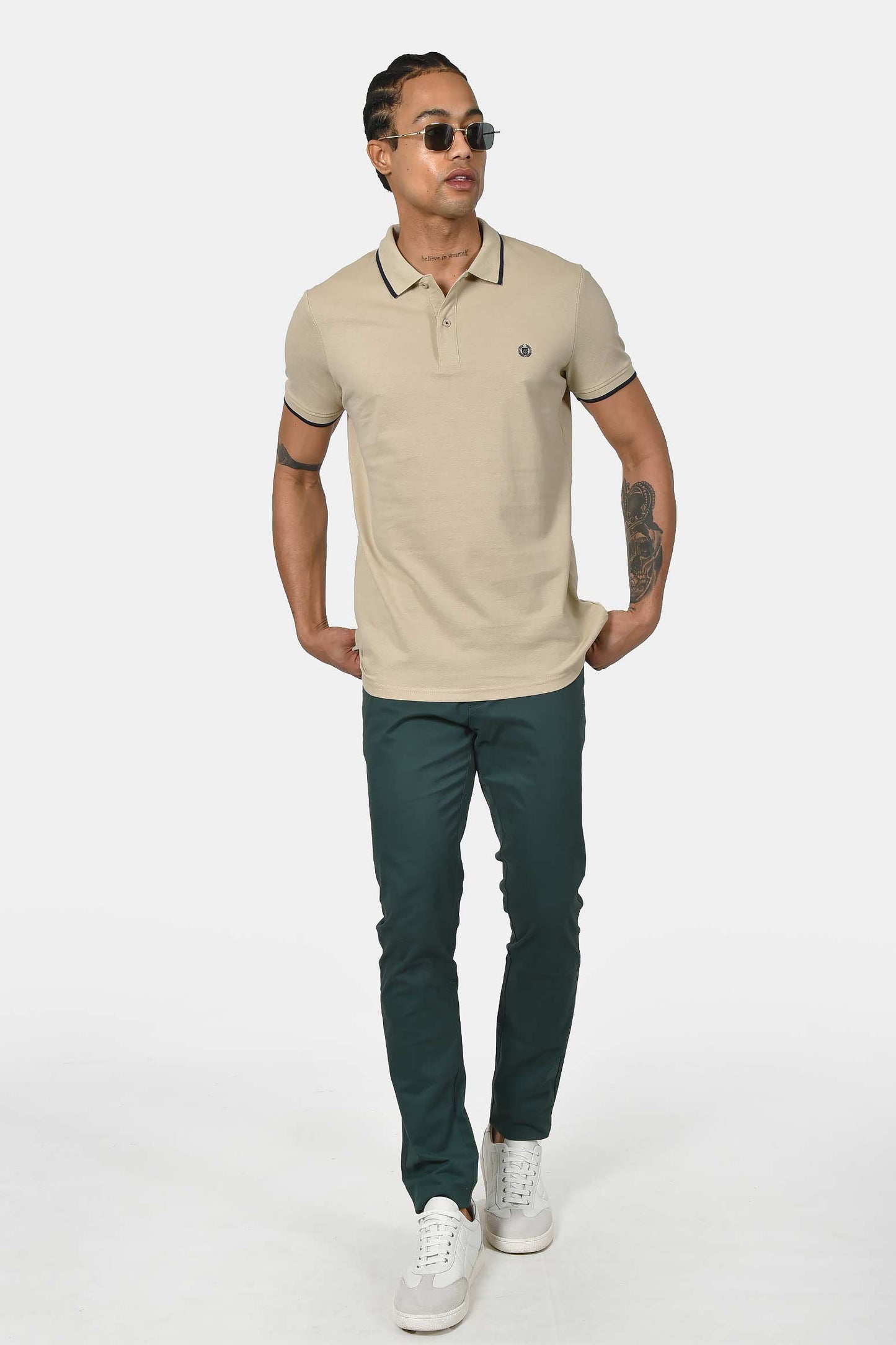 ανδρική-μπλούζα-polo-normal-fit-από-100%-βαμβάκι-με-ριγέ-τελειώματα-&-minimal-logo