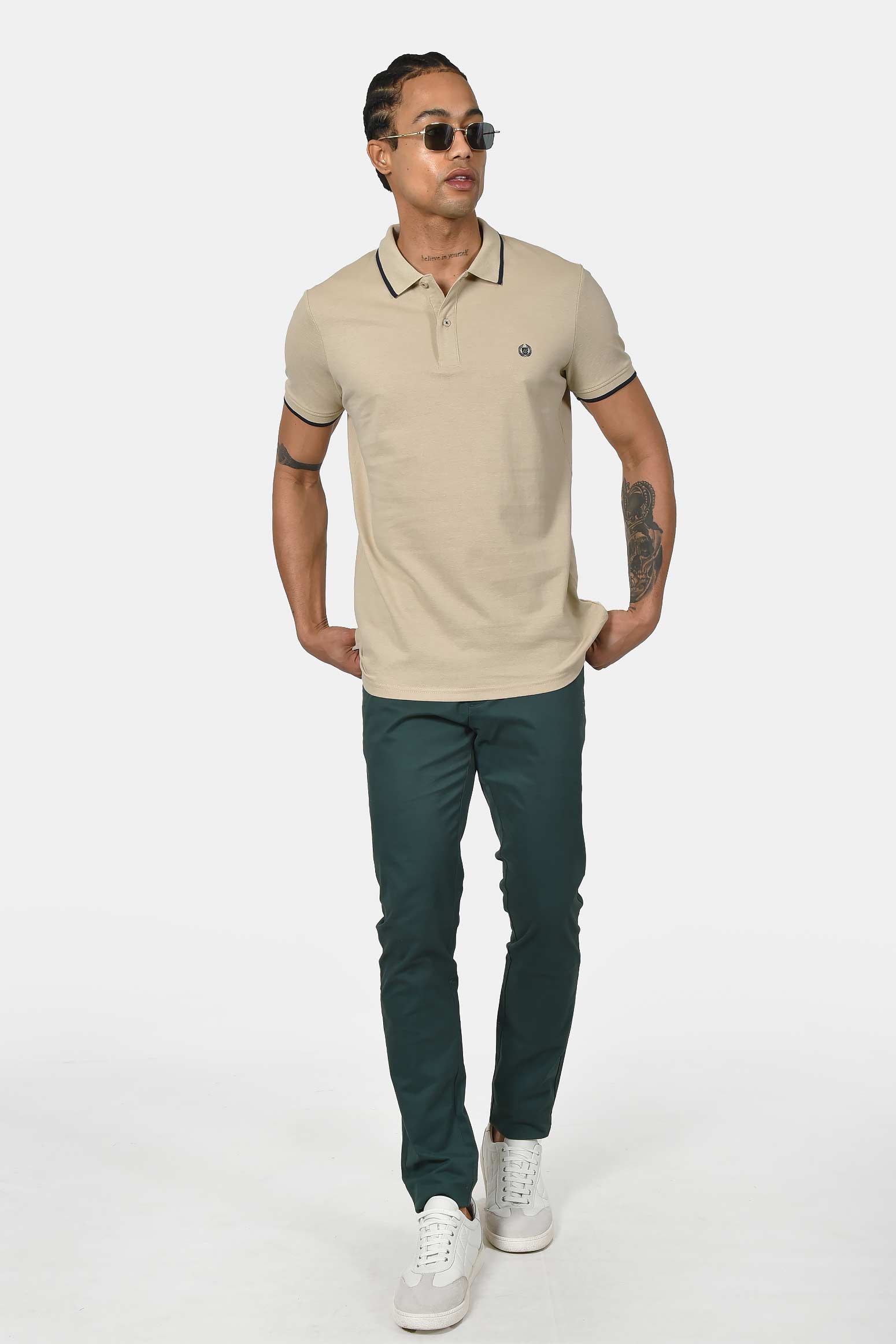 ανδρική-μπλούζα-polo-normal-fit-από-100%-βαμβάκι-με-ριγέ-τελειώματα-&-minimal-logo