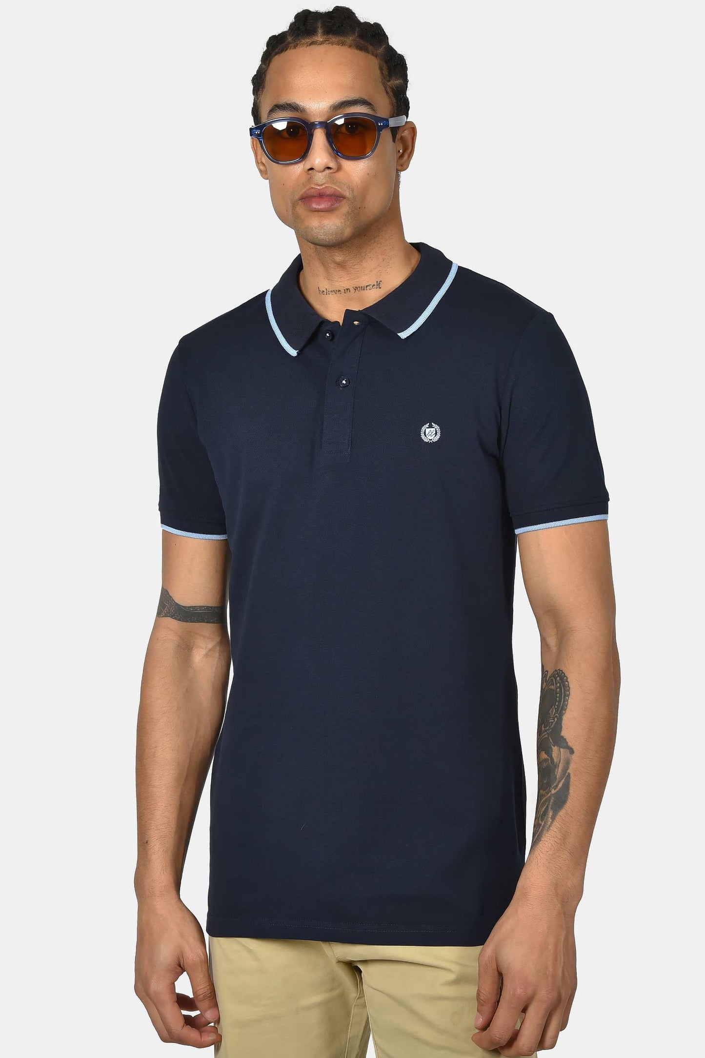 ανδρική-μπλούζα-polo-normal-fit-από-100%-βαμβάκι-με-ριγέ-τελειώματα-&-minimal-logo