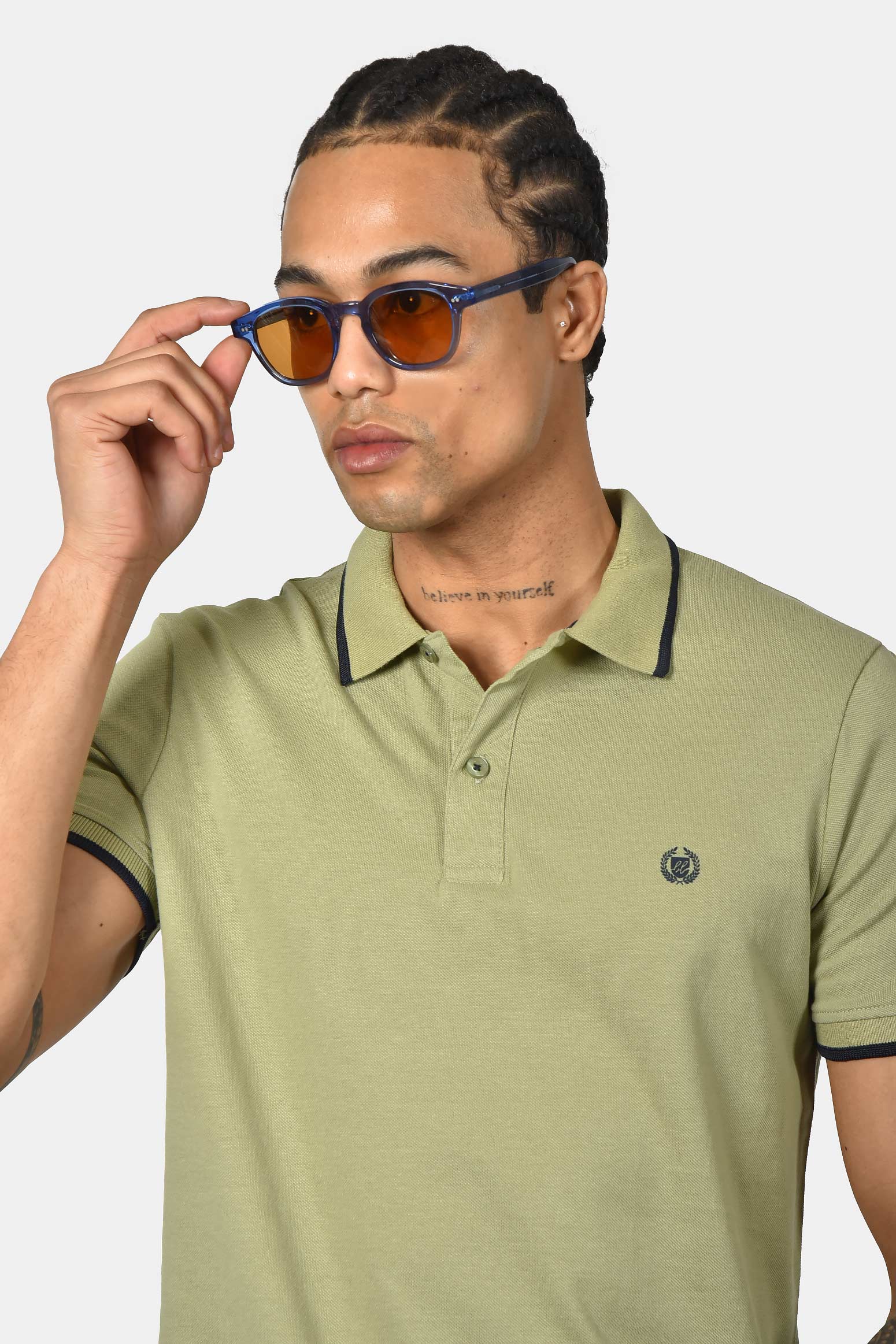 ανδρική-μπλούζα-polo-normal-fit-από-100%-βαμβάκι-με-ριγέ-τελειώματα-&-minimal-logo