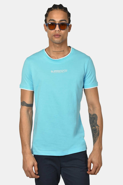 ανδρικό-t-shirt-normal-fit-από-100-βαμβάκι-με-λευκή-ρίγα-στο-γιακά-minimal-logo-print