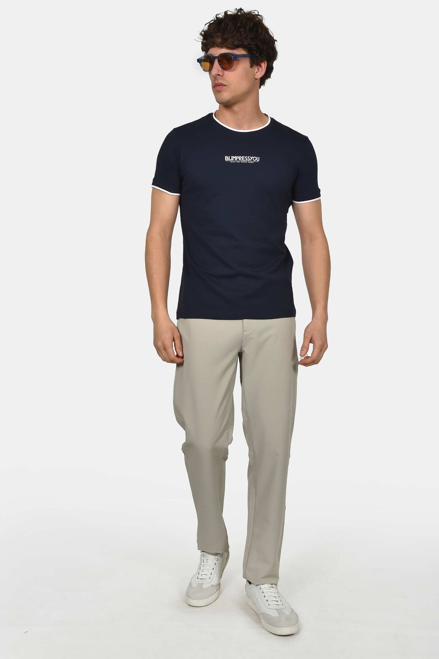 ανδρικό-t-shirt-normal-fit-από-100-βαμβάκι-με-λευκή-ρίγα-στο-γιακά-minimal-logo-print