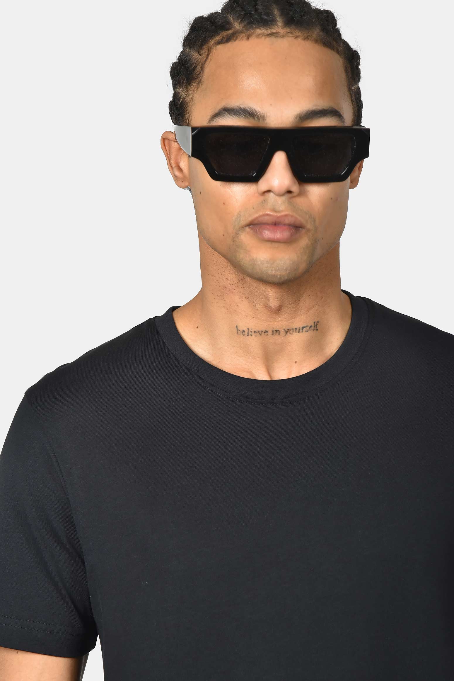 ανδρικό-t-shirt-normal-fit-από-100%-βαμβάκι-με-απαλή-υφή-και-καθαρό-design