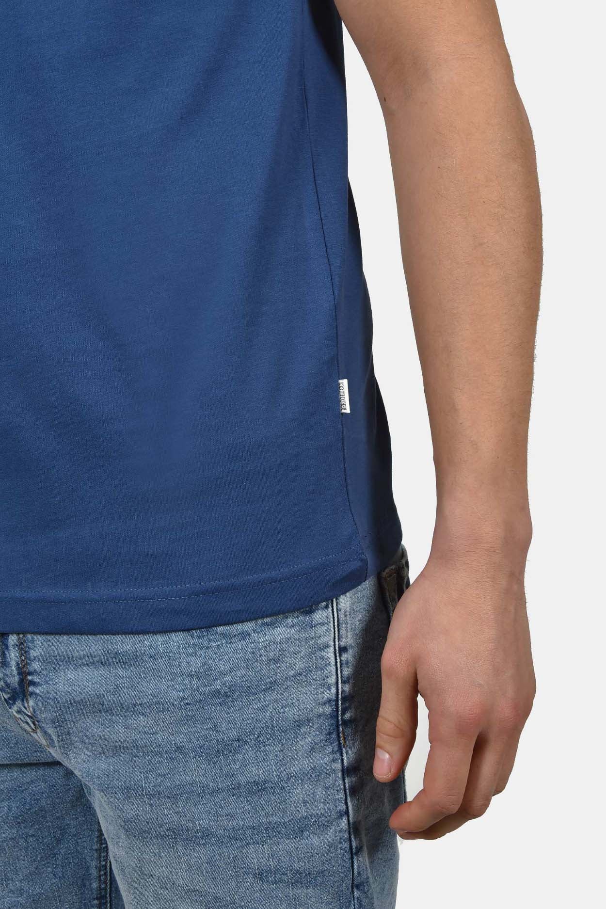 ανδρικό-t-shirt-normal-fit-από-100%-βαμβάκι-με-απαλή-υφή-και-καθαρό-design