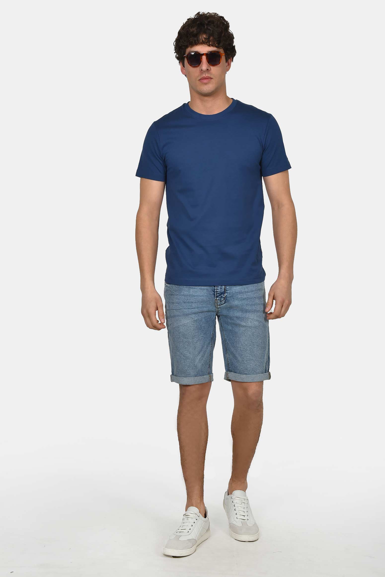 ανδρικό-t-shirt-normal-fit-από-100%-βαμβάκι-με-απαλή-υφή-και-καθαρό-design