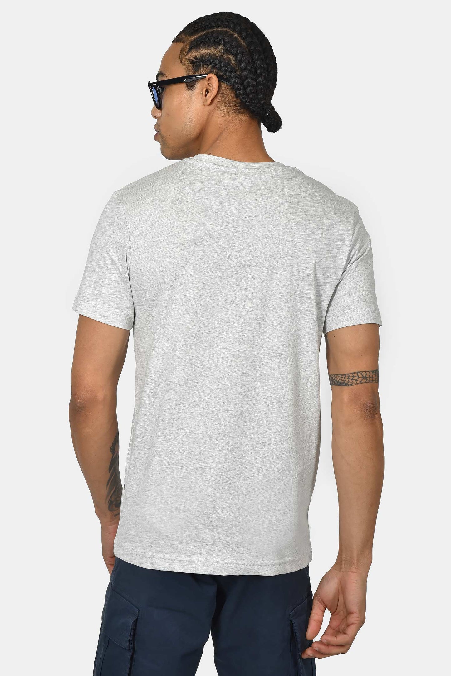 ανδρικό-t-shirt-normal-fit-από-100%-βαμβάκι-με-απαλή-υφή-και-καθαρό-design