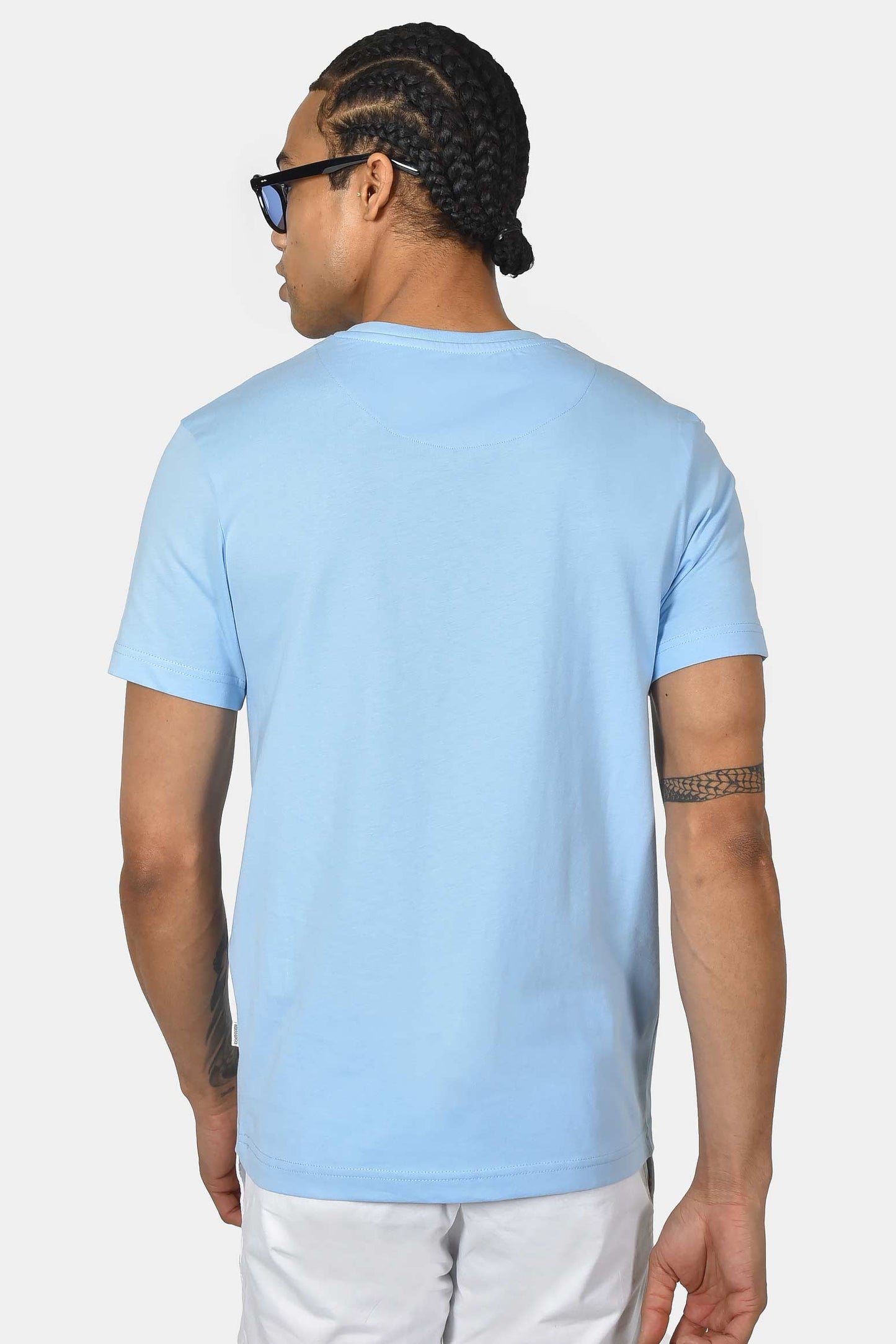 ανδρικό-t-shirt-normal-fit-από-100%-βαμβάκι-με-απαλή-υφή-και-καθαρό-design