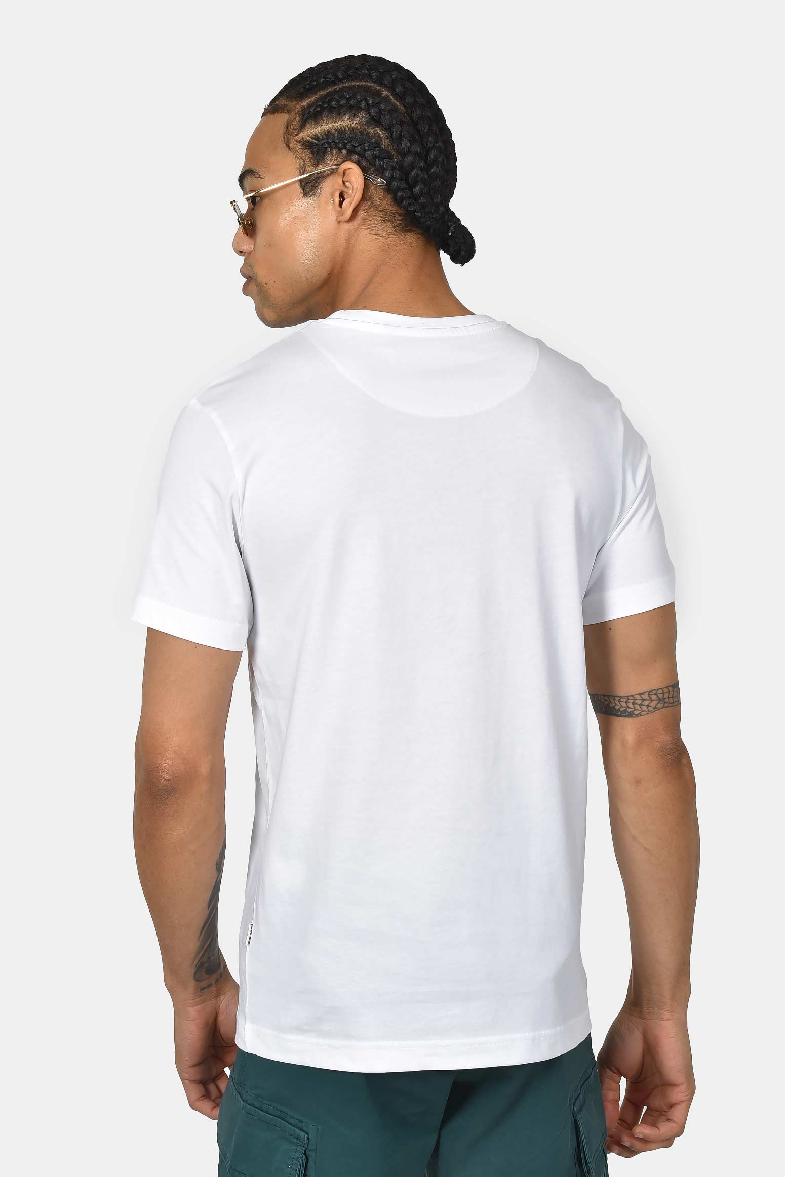 ανδρικό-t-shirt-normal-fit-από-100%-βαμβάκι-με-απαλή-υφή-και-καθαρό-design