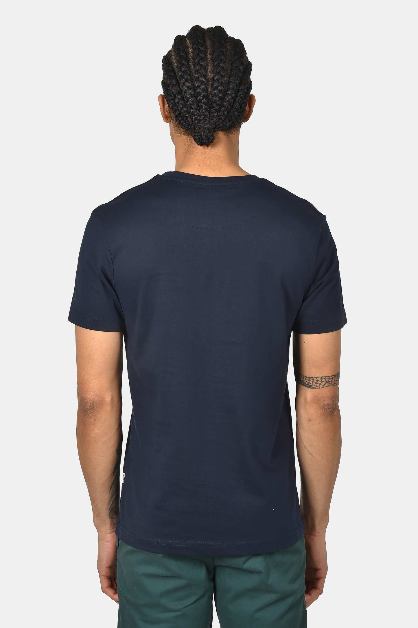 ανδρικό-t-shirt-normal-fit-από-100%-βαμβάκι-με-απαλή-υφή-και-καθαρό-design