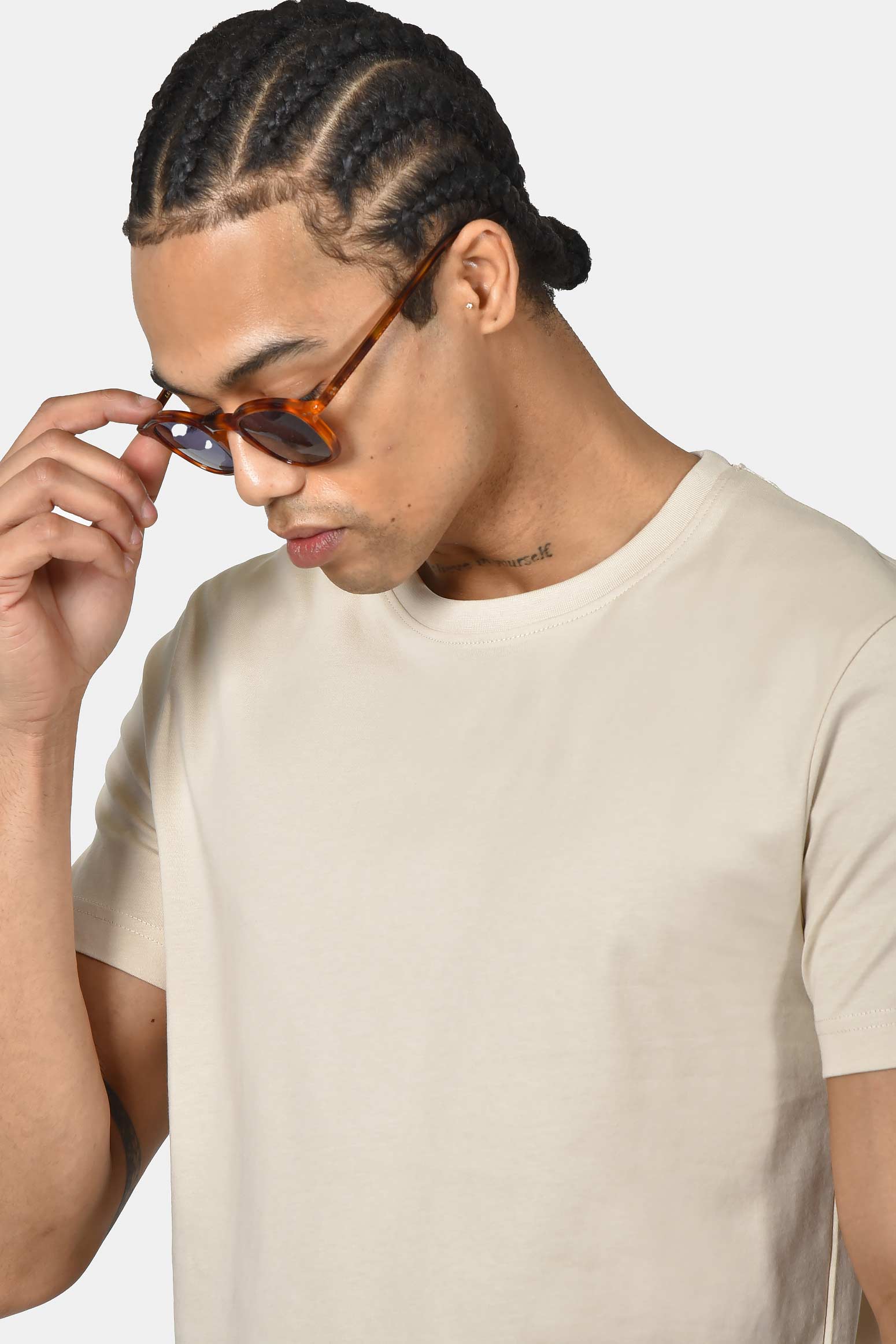 ανδρικό-t-shirt-normal-fit-από-100%-βαμβάκι-με-απαλή-υφή-και-καθαρό-design