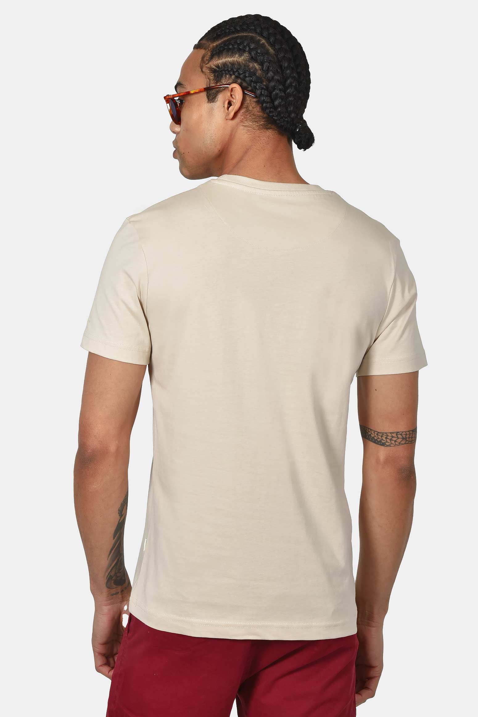 ανδρικό-t-shirt-normal-fit-από-100%-βαμβάκι-με-απαλή-υφή-και-καθαρό-design