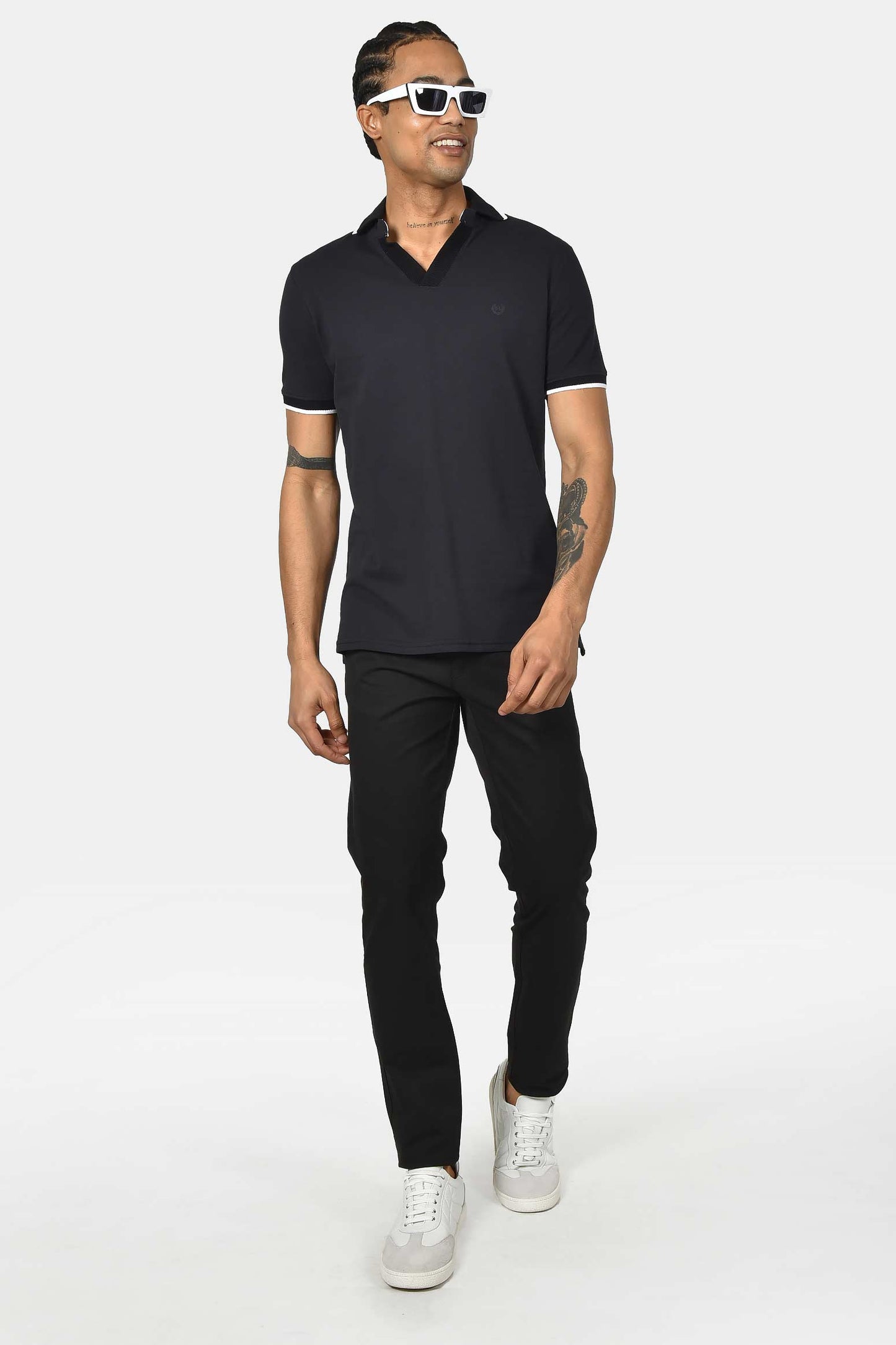 ανδρική-μπλούζα-polo-από-100%-βαμβάκι-normal-fit-με-ανοιχτό-γιακά-και-textured-λεπτομέρεια