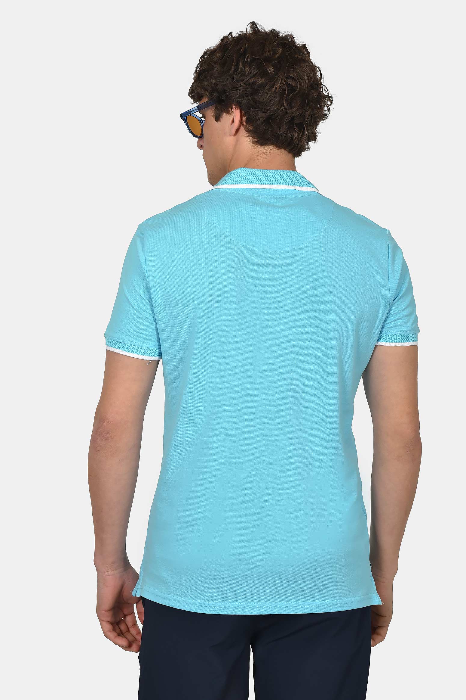 ανδρική-μπλούζα-polo-από-100%-βαμβάκι-normal-fit-με-ανοιχτό-γιακά-και-textured-λεπτομέρεια