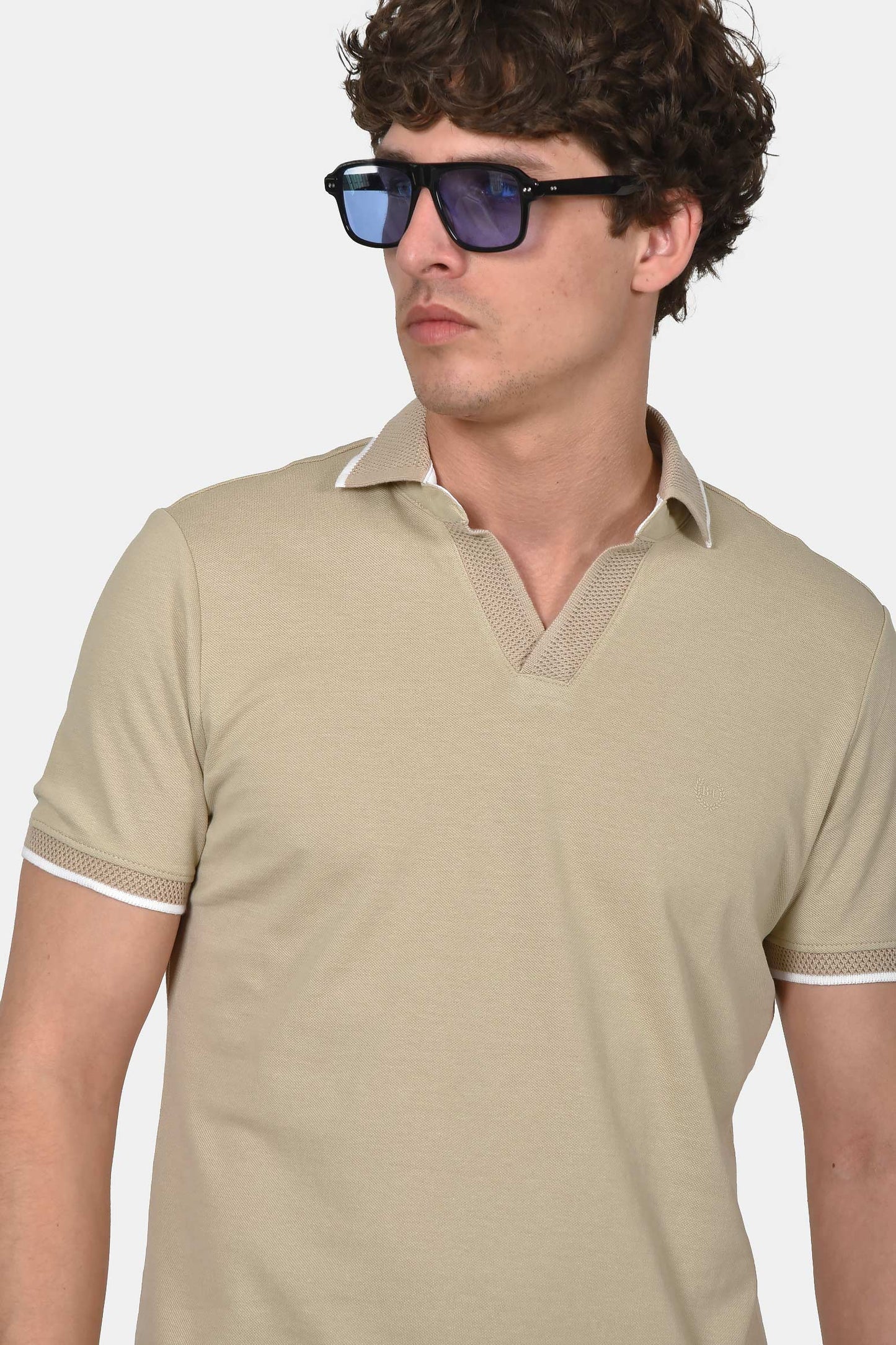 ανδρική-μπλούζα-polo-από-100%-βαμβάκι-normal-fit-με-ανοιχτό-γιακά-και-textured-λεπτομέρεια