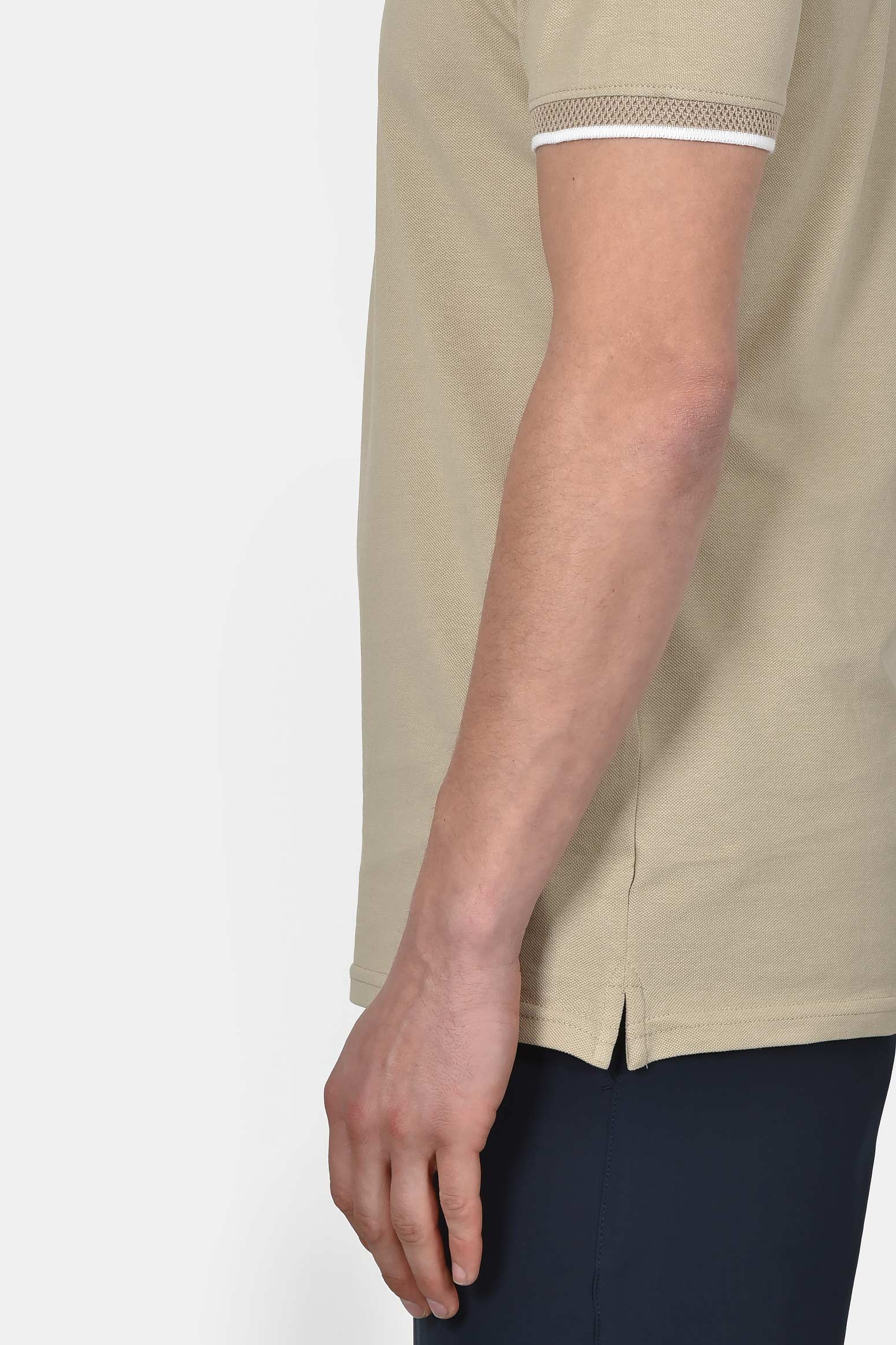 ανδρική-μπλούζα-polo-από-100%-βαμβάκι-normal-fit-με-ανοιχτό-γιακά-και-textured-λεπτομέρεια