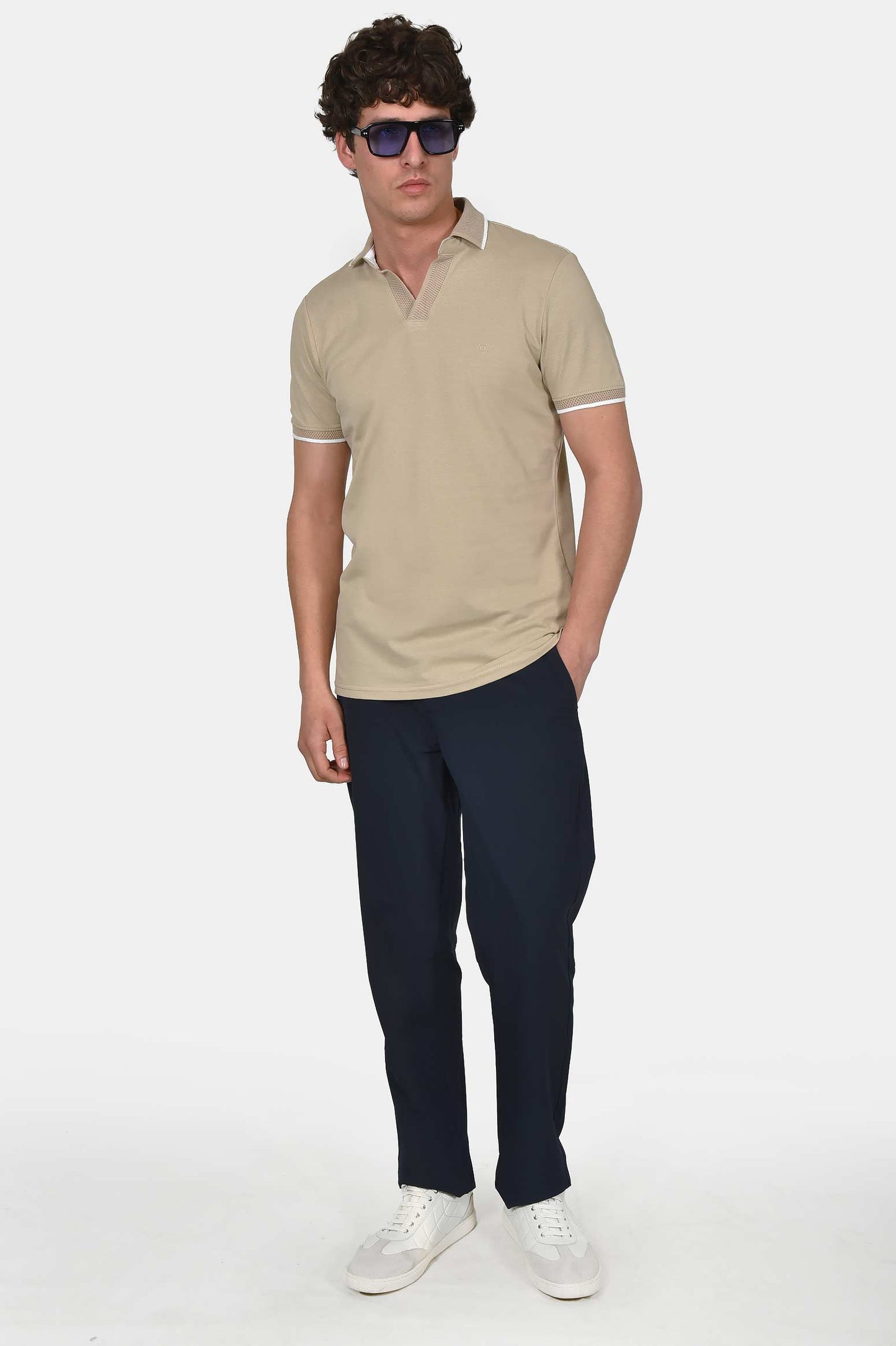 ανδρική-μπλούζα-polo-από-100%-βαμβάκι-normal-fit-με-ανοιχτό-γιακά-και-textured-λεπτομέρεια