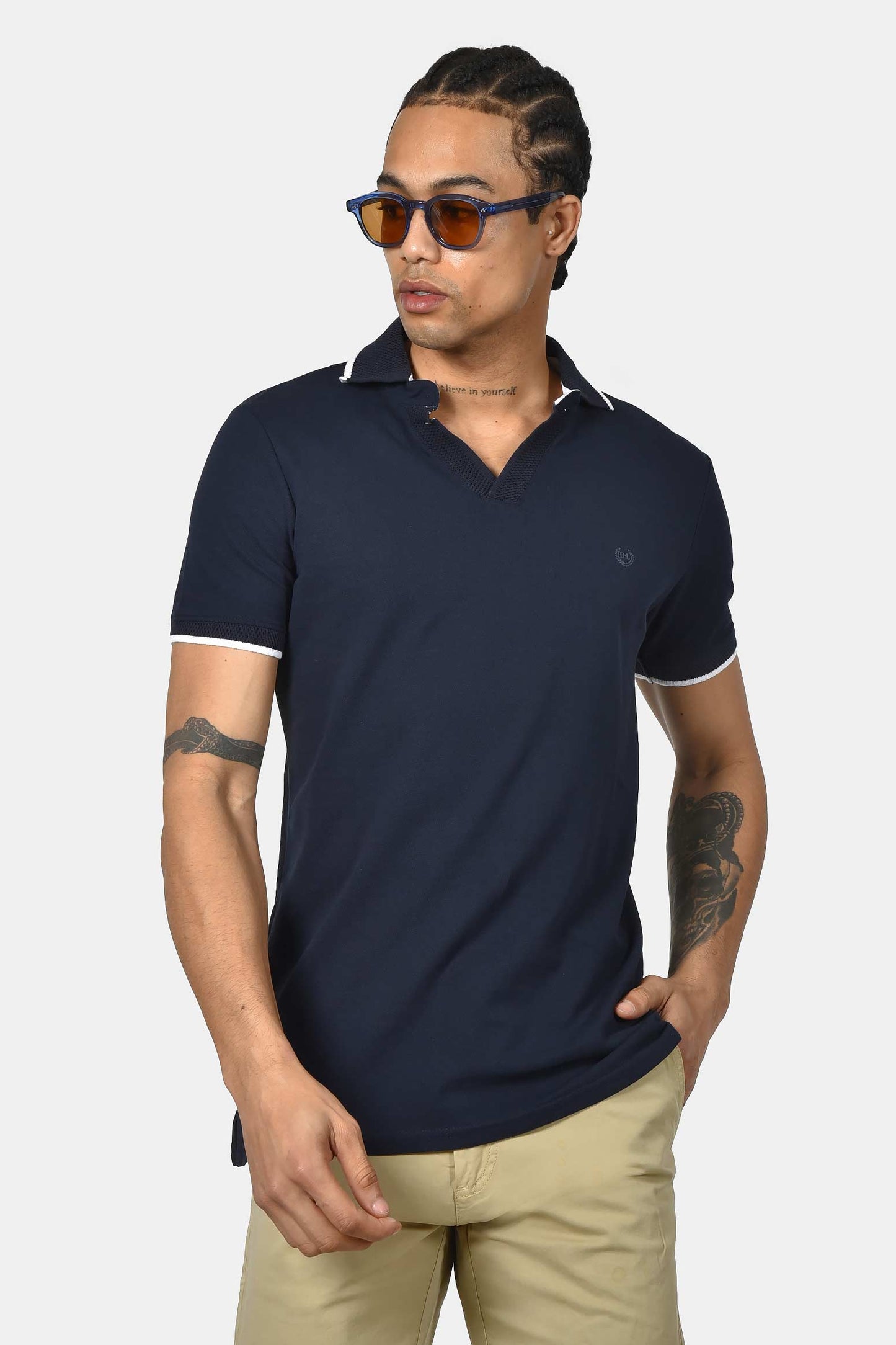 ανδρική-μπλούζα-polo-από-100%-βαμβάκι-normal-fit-με-ανοιχτό-γιακά-και-textured-λεπτομέρεια