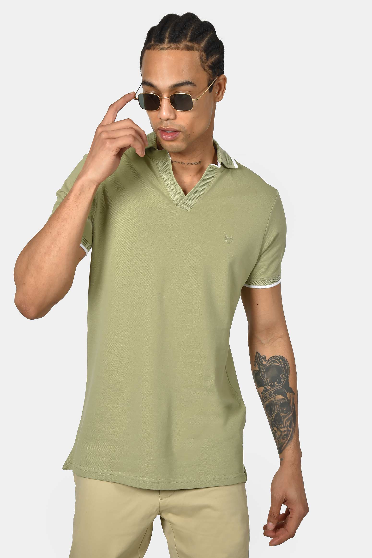 ανδρική-μπλούζα-polo-από-100%-βαμβάκι-normal-fit-με-ανοιχτό-γιακά-και-textured-λεπτομέρεια