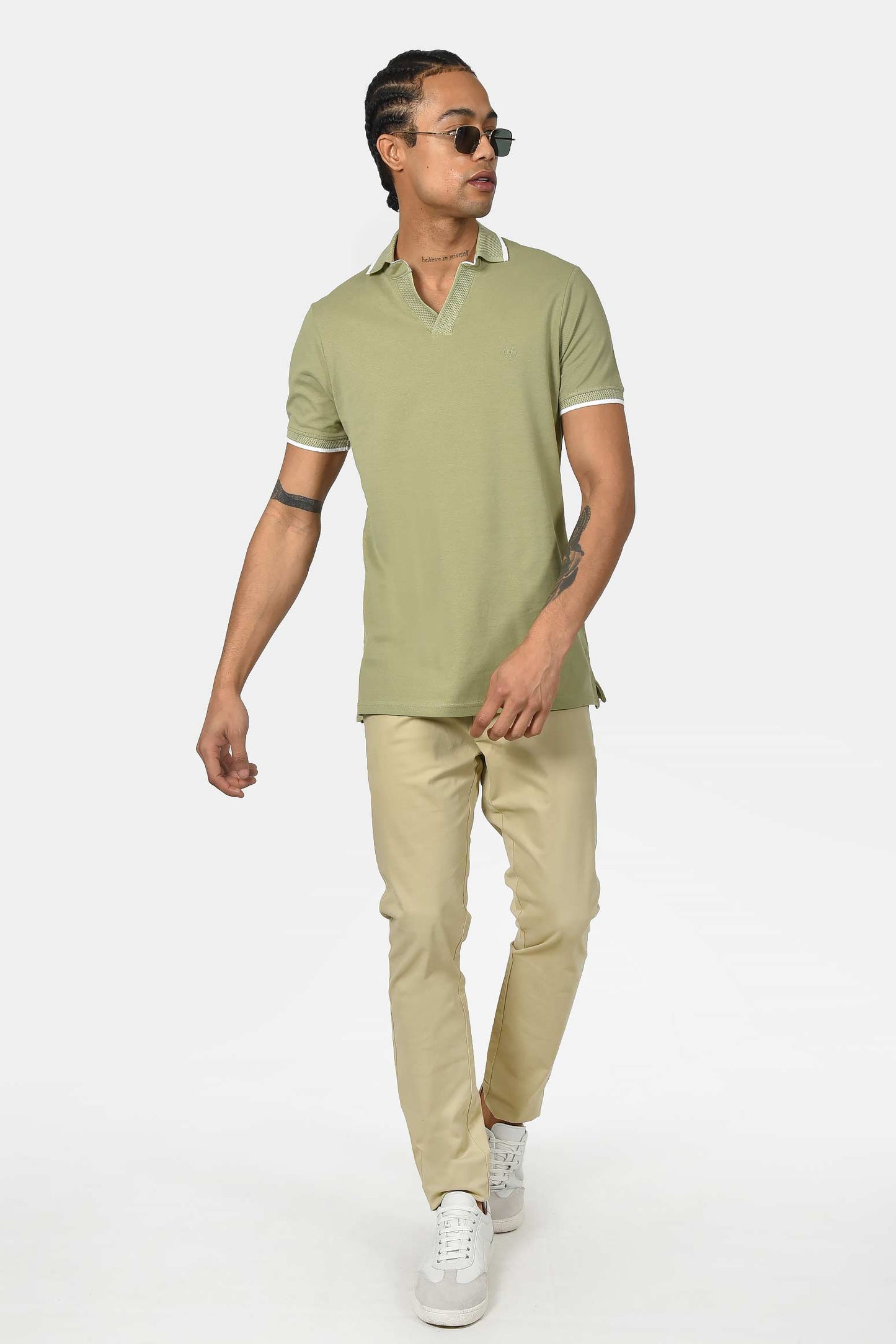 ανδρική-μπλούζα-polo-από-100%-βαμβάκι-normal-fit-με-ανοιχτό-γιακά-και-textured-λεπτομέρεια