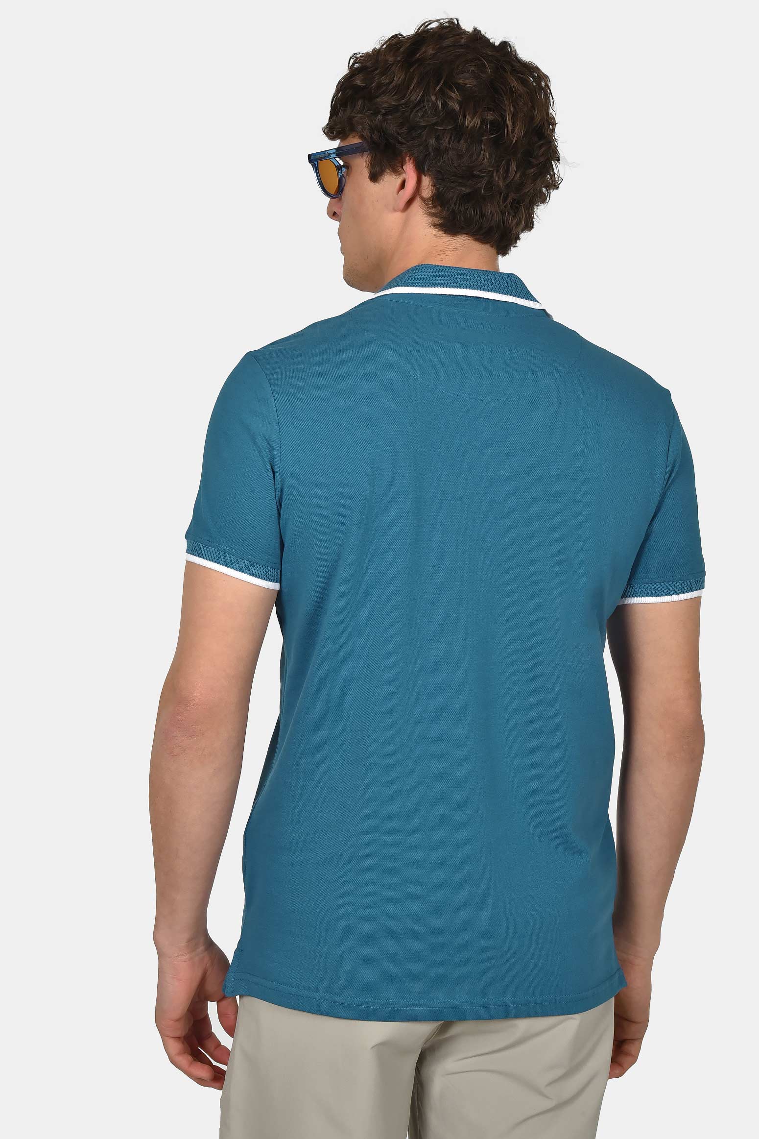 ανδρική-μπλούζα-polo-από-100%-βαμβάκι-normal-fit-με-ανοιχτό-γιακά-και-textured-λεπτομέρεια