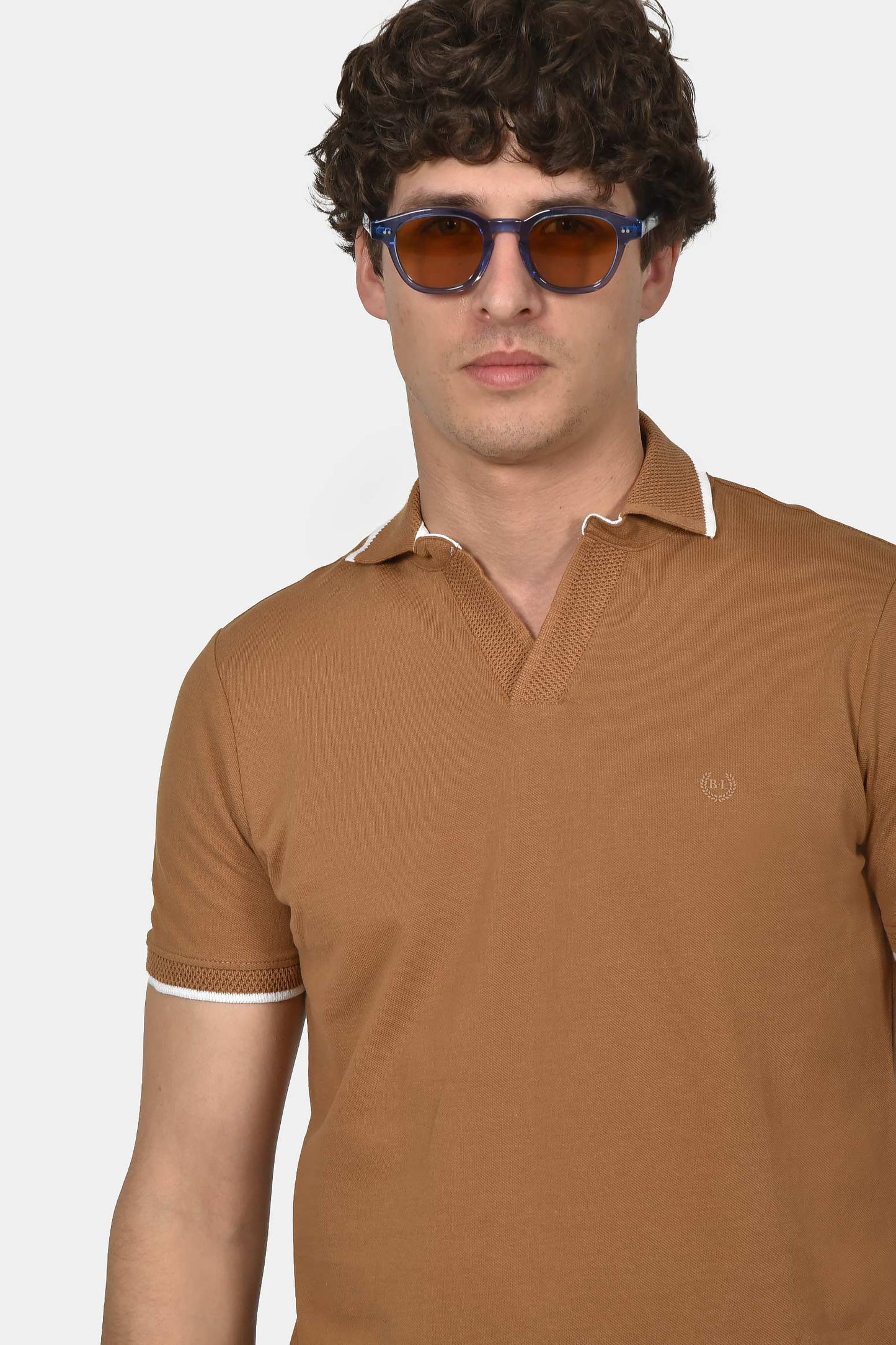 ανδρική-μπλούζα-polo-από-100%-βαμβάκι-normal-fit-με-ανοιχτό-γιακά-και-textured-λεπτομέρεια