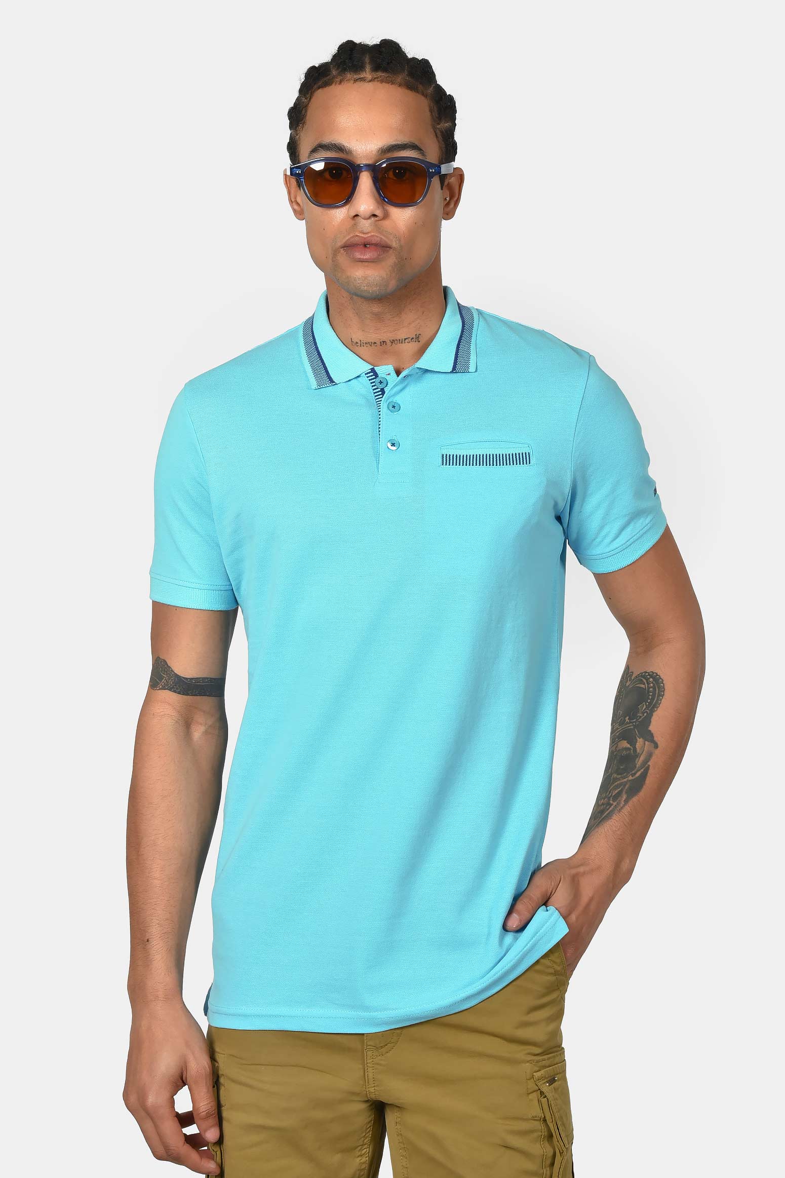 ανδρική-μπλούζα-polo-normal-fit-από-100%-βαμβάκι-με-διακριτικές-ρίγες-στον-γιακά