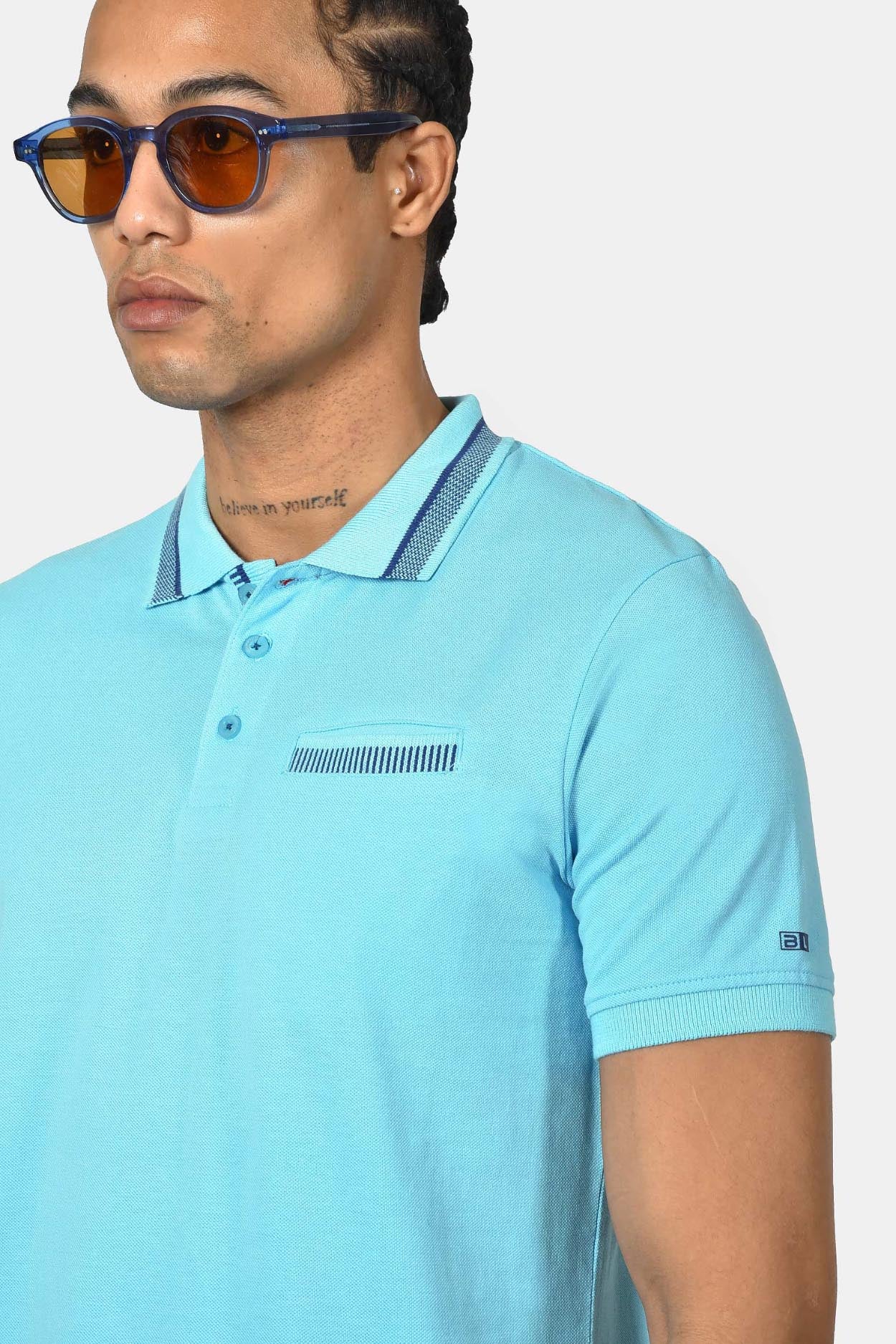 ανδρική-μπλούζα-polo-normal-fit-από-100%-βαμβάκι-με-διακριτικές-ρίγες-στον-γιακά