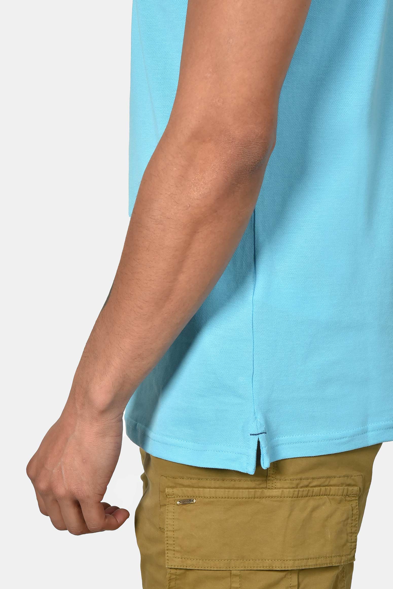 ανδρική-μπλούζα-polo-normal-fit-από-100%-βαμβάκι-με-διακριτικές-ρίγες-στον-γιακά