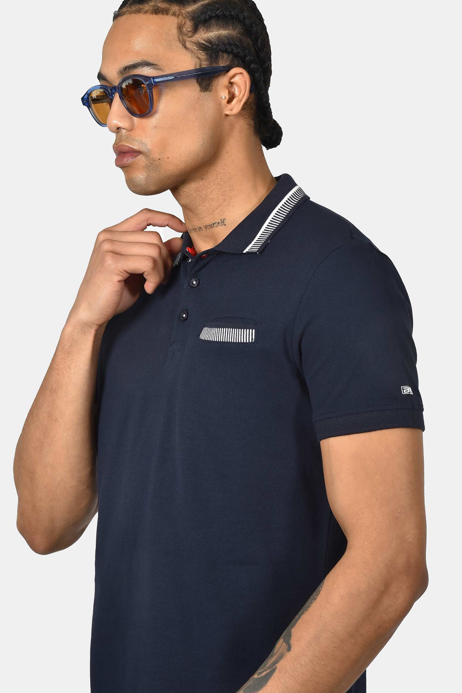 ανδρική-μπλούζα-polo-normal-fit-από-100%-βαμβάκι-με-διακριτικές-ρίγες-στον-γιακά