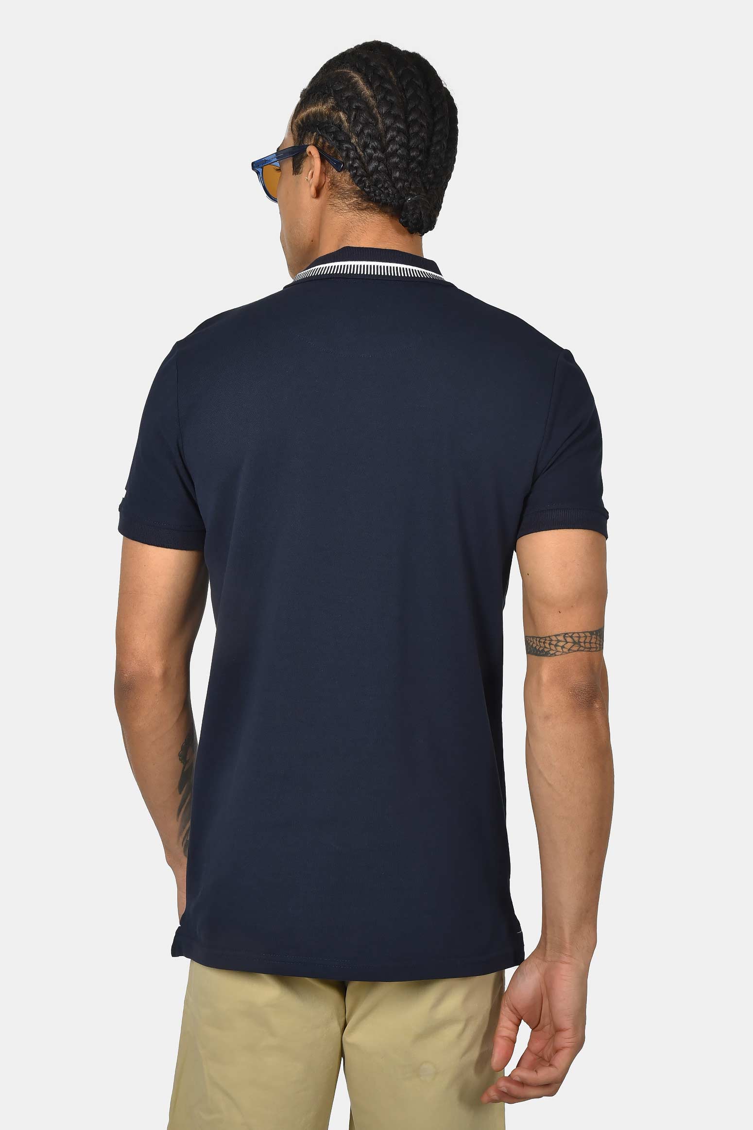 ανδρική-μπλούζα-polo-normal-fit-από-100%-βαμβάκι-με-διακριτικές-ρίγες-στον-γιακά