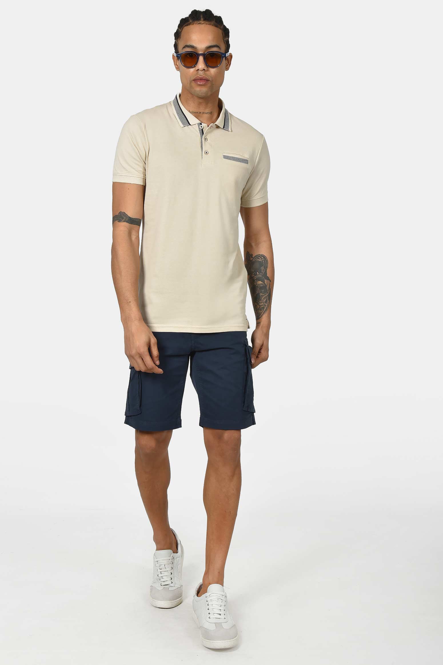 ανδρική-μπλούζα-polo-normal-fit-από-100%-βαμβάκι-με-διακριτικές-ρίγες-στον-γιακά