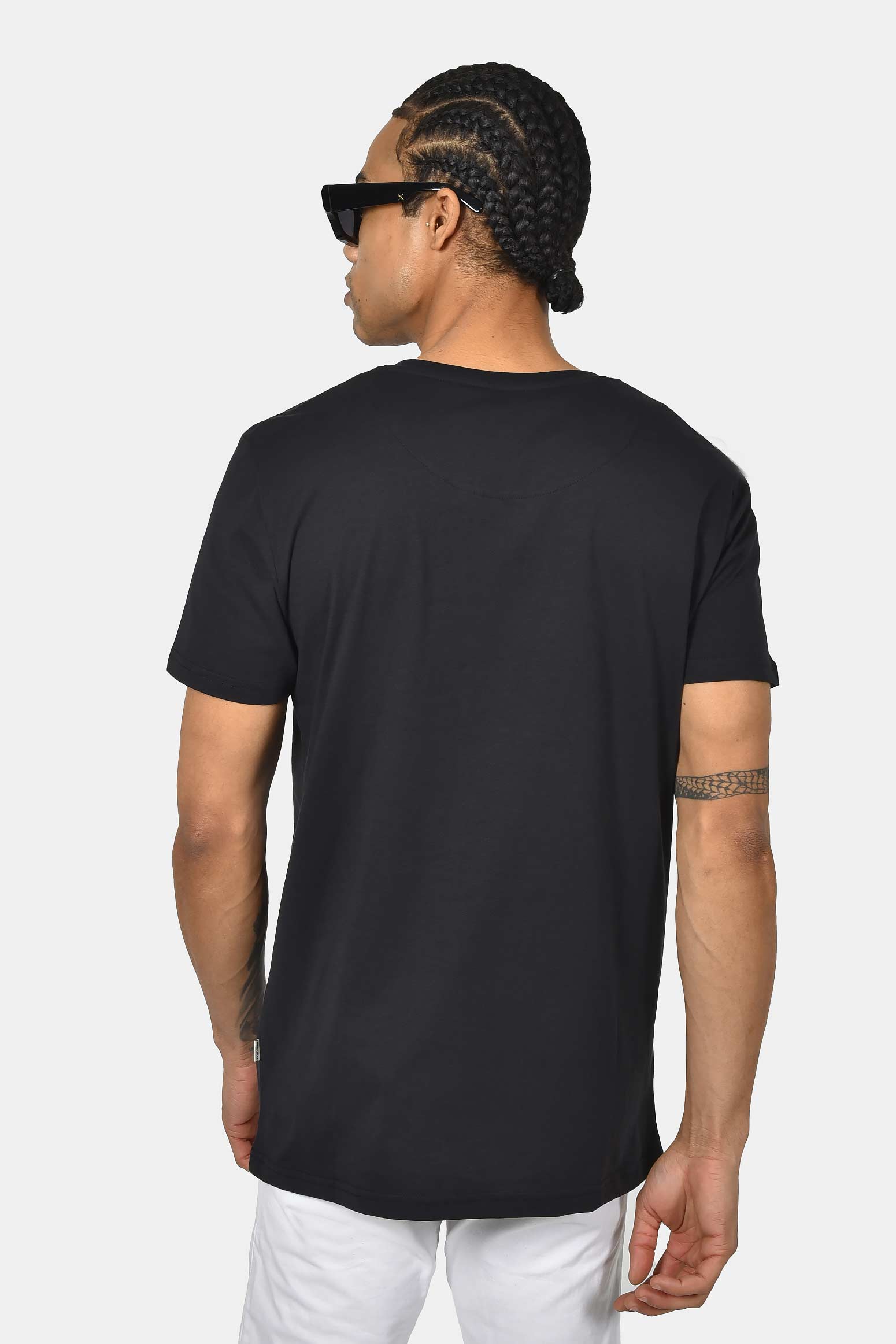 ανδρικό-t-shirt-normal-fit-από-100%-βαμβάκι-με-καθαρή-minimal-γραμμή