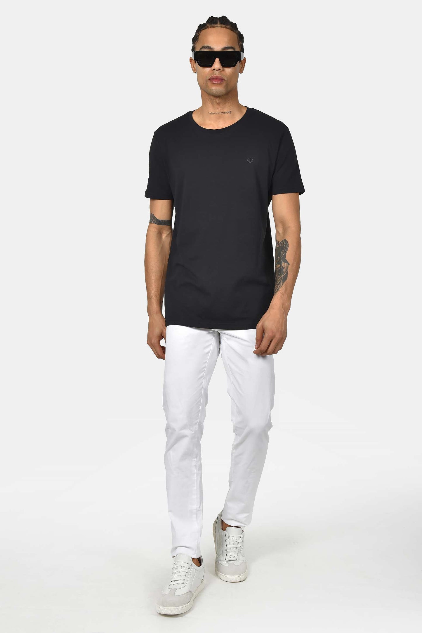 ανδρικό-t-shirt-normal-fit-από-100%-βαμβάκι-με-καθαρή-minimal-γραμμή