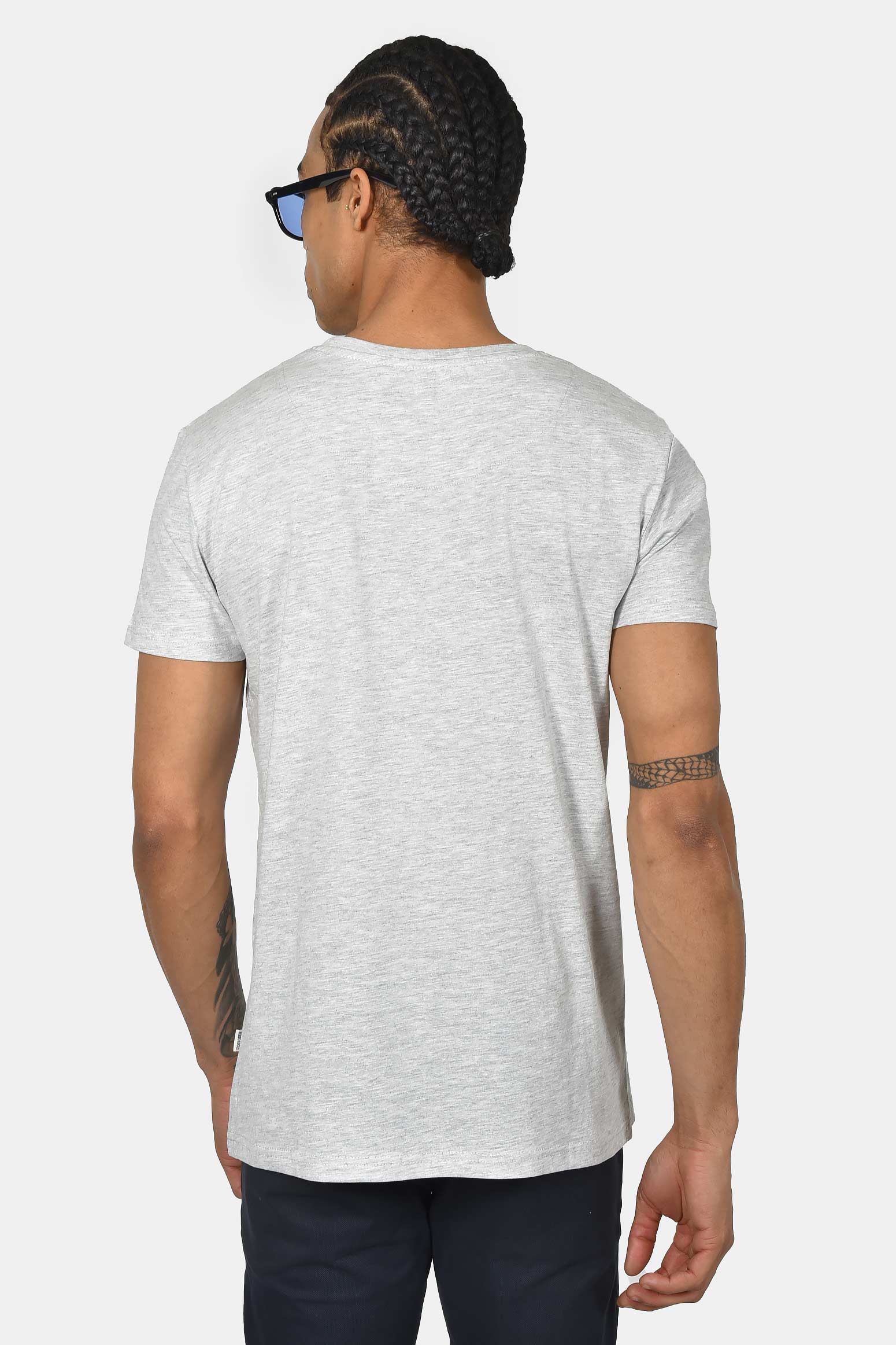 ανδρικό-t-shirt-normal-fit-από-100%-βαμβάκι-με-καθαρή-minimal-γραμμή
