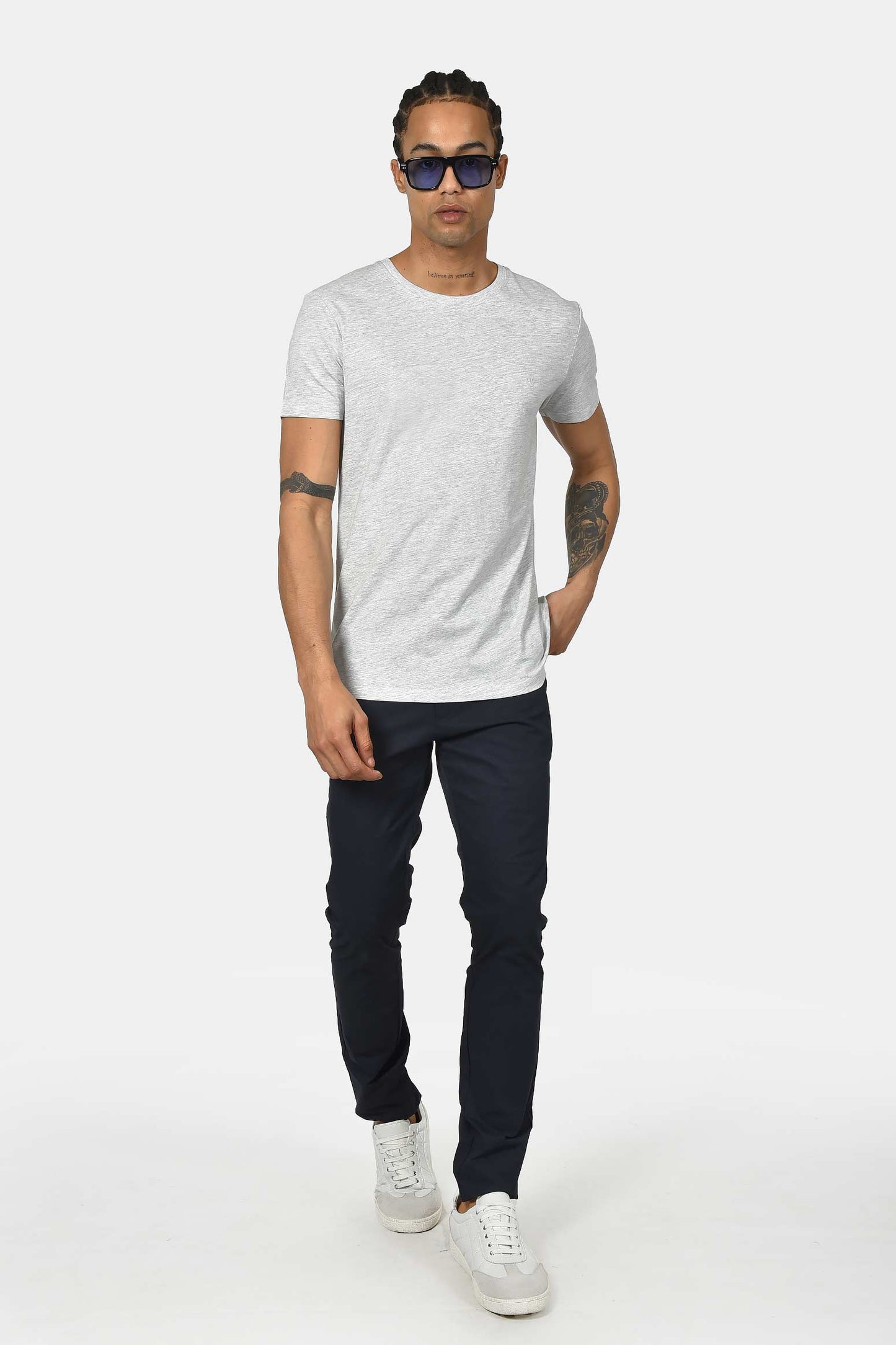 ανδρικό-t-shirt-normal-fit-από-100%-βαμβάκι-με-καθαρή-minimal-γραμμή